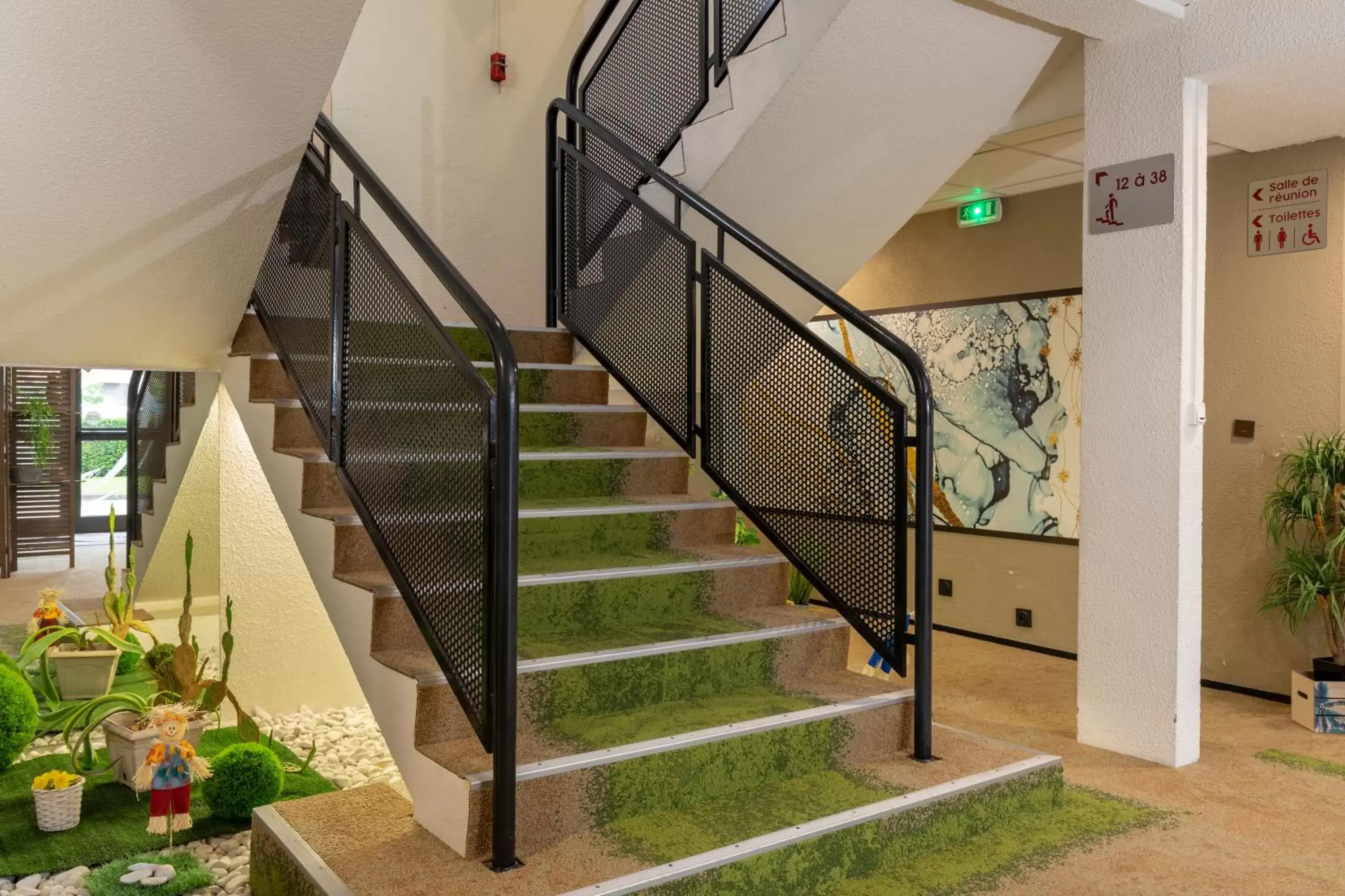 Lobby or reception in Hôtel The Originals Access, Bourges Nord Saint-Doulchard Lobby or reception in Hôtel The Originals Access, Bourges Nord Saint-Doulchard