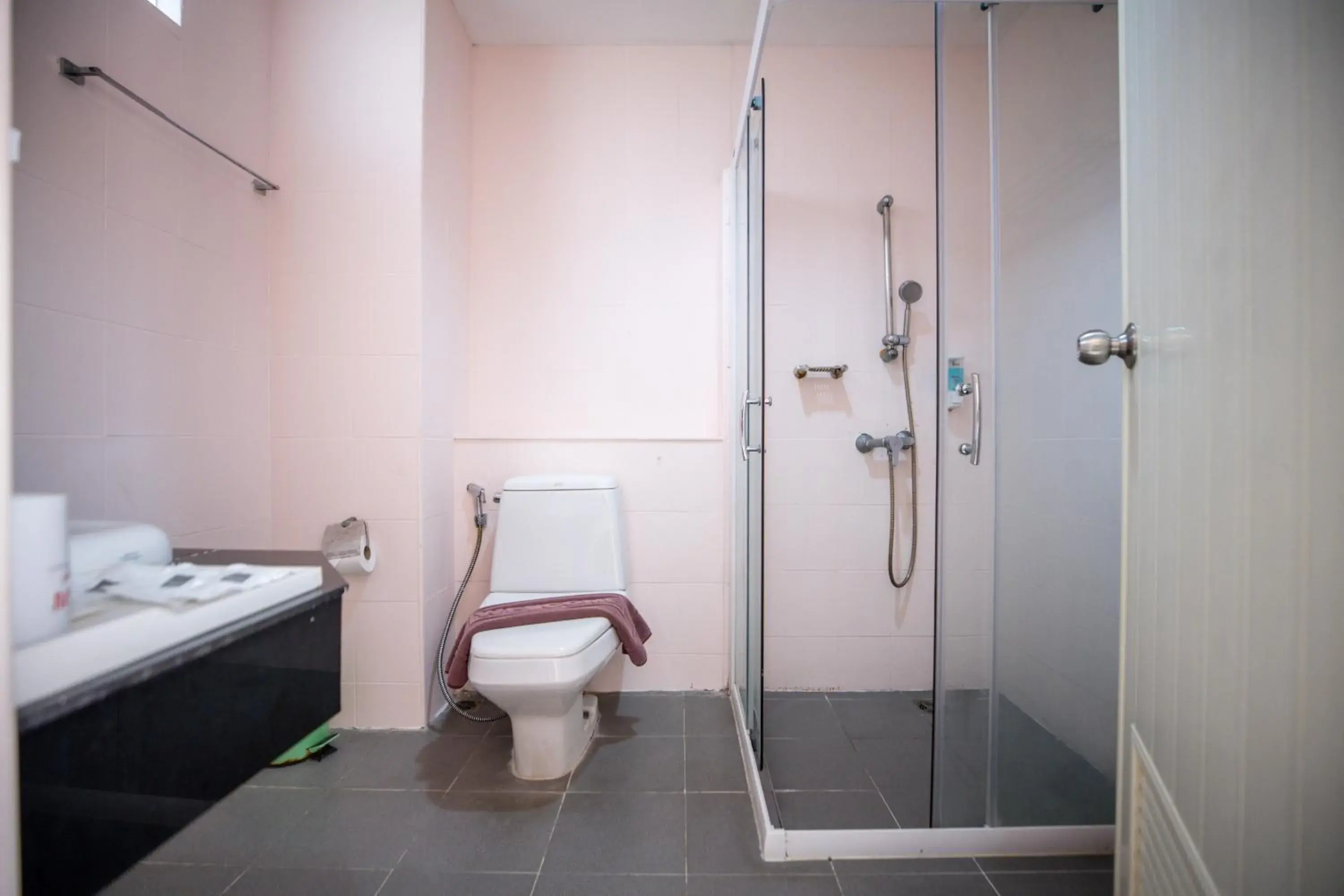 Toilet, Bathroom in Xanadu Beach Resort Koh Lan