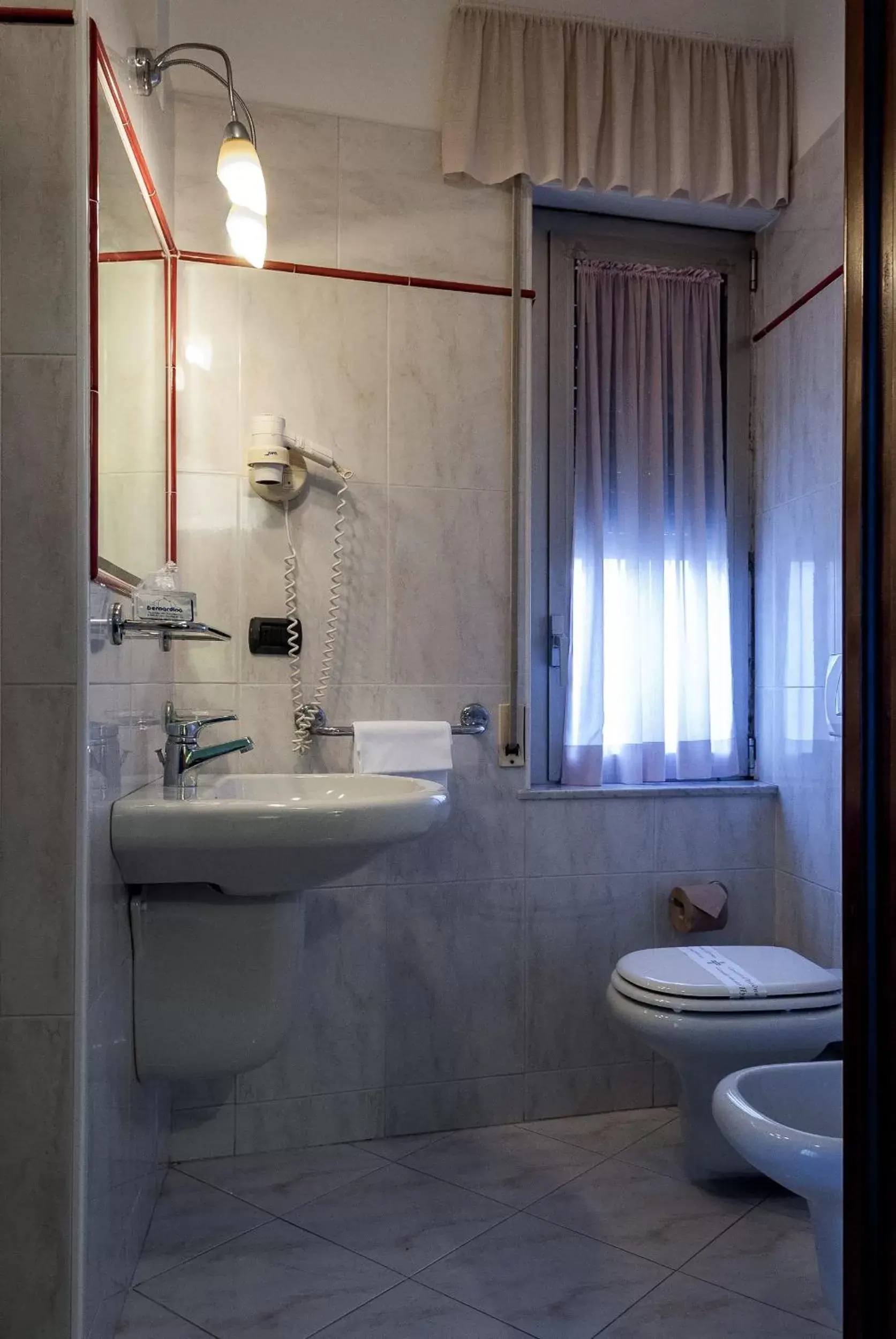 Toilet, Bathroom in Hotel Bernardino