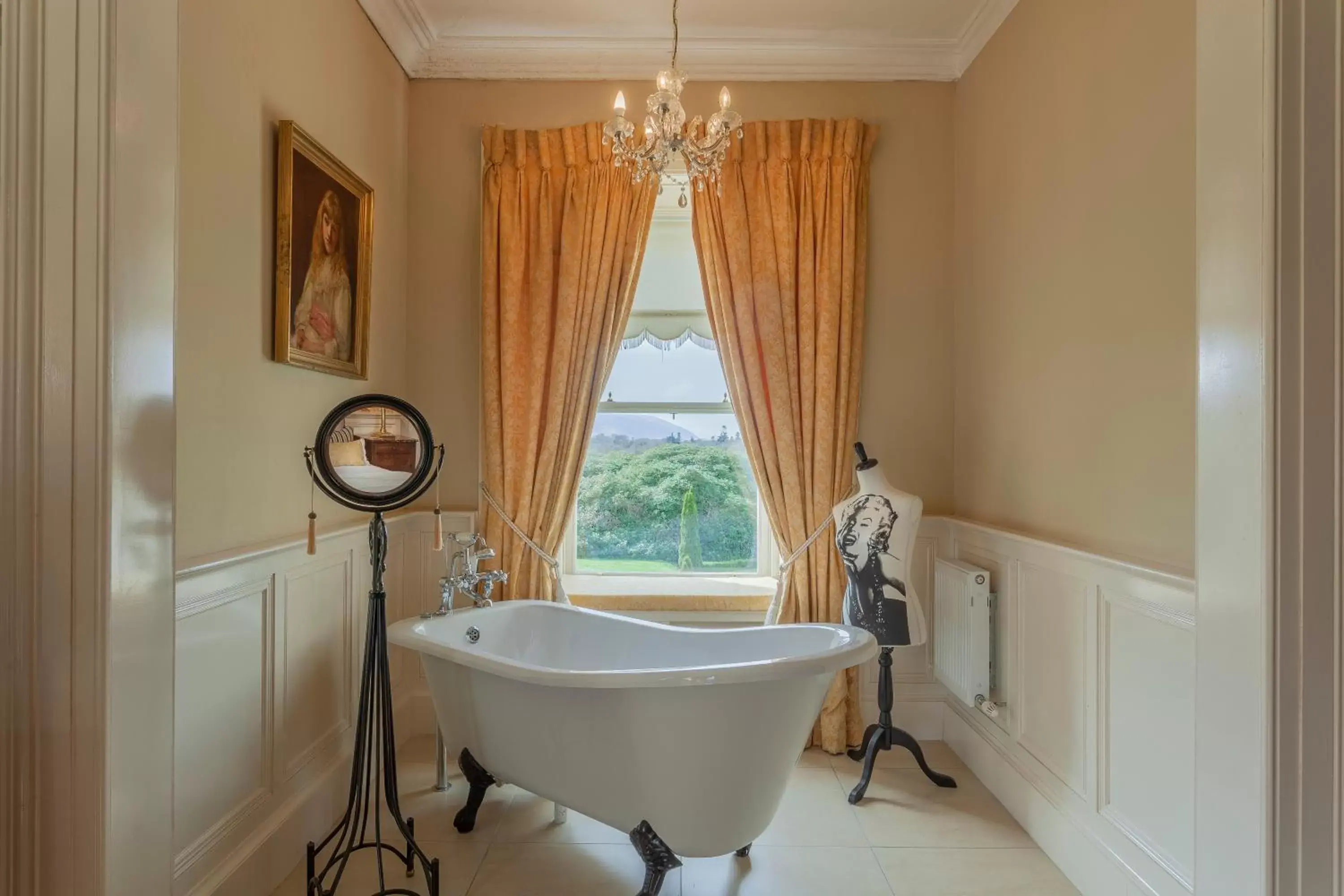 Bath, Bathroom in Ballyseede Castle