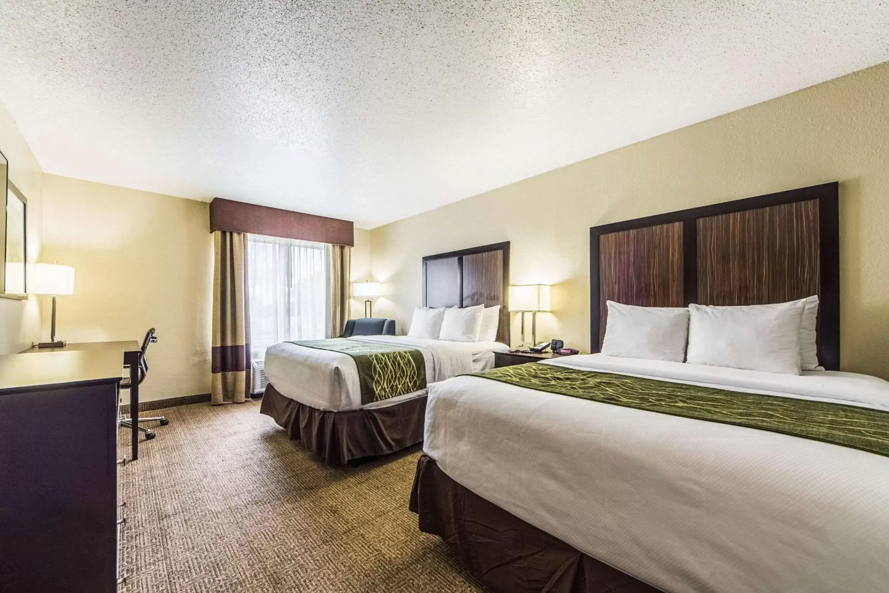 Photo of the whole room in Comfort Inn Dallas Park Central