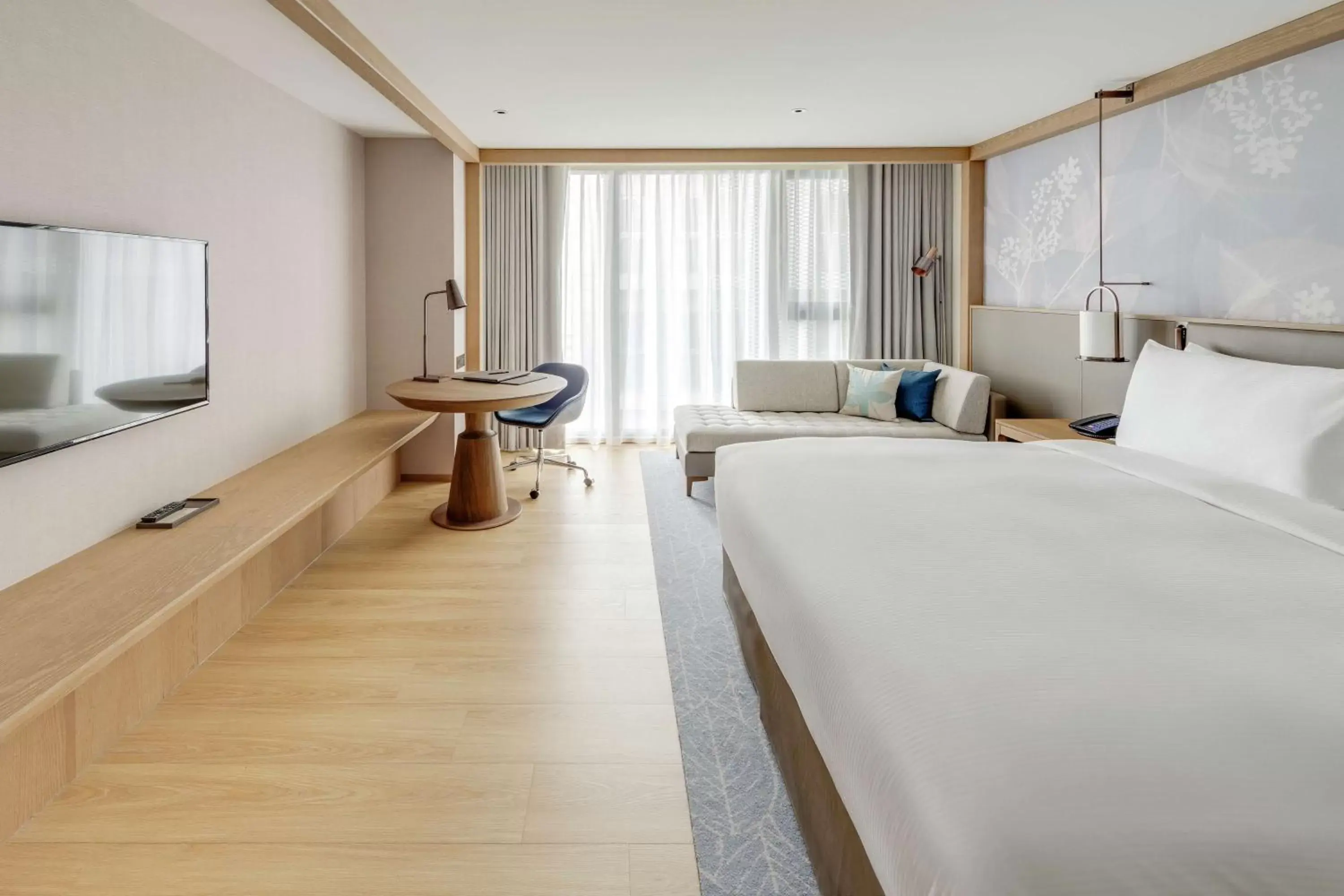 Bedroom, Bed in DoubleTree by Hilton Taipei Zhongshan