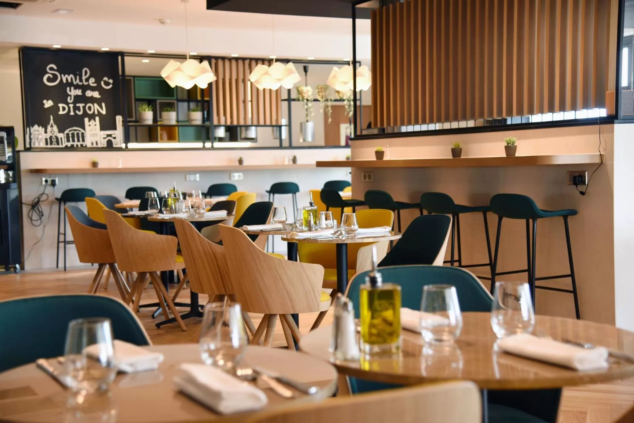 Restaurant/places to eat in Holiday Inn Dijon Sud - Longvic by IHG