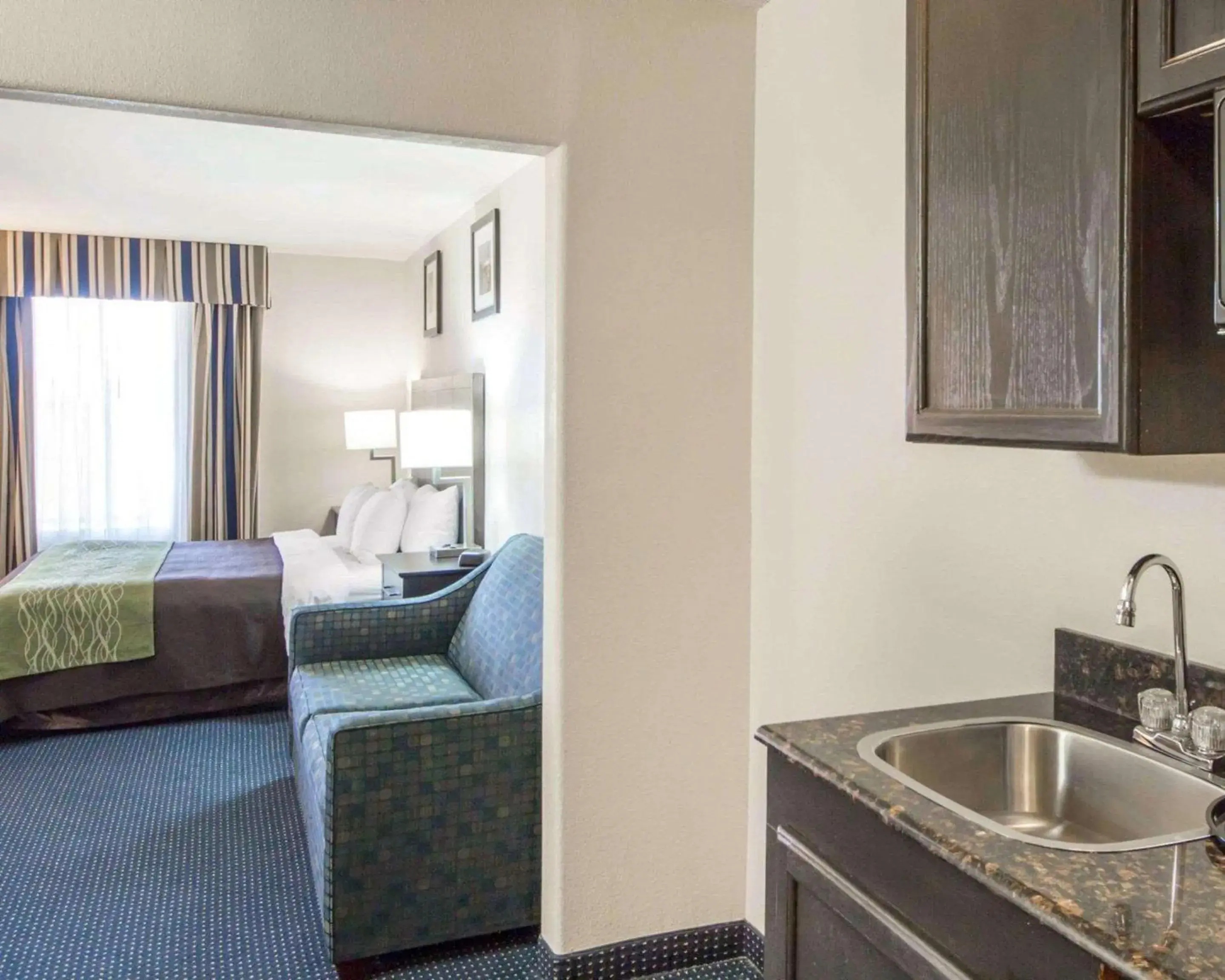 Photo of the whole room, Kitchen/Kitchenette in Quality Inn Tulsa-Downtown West