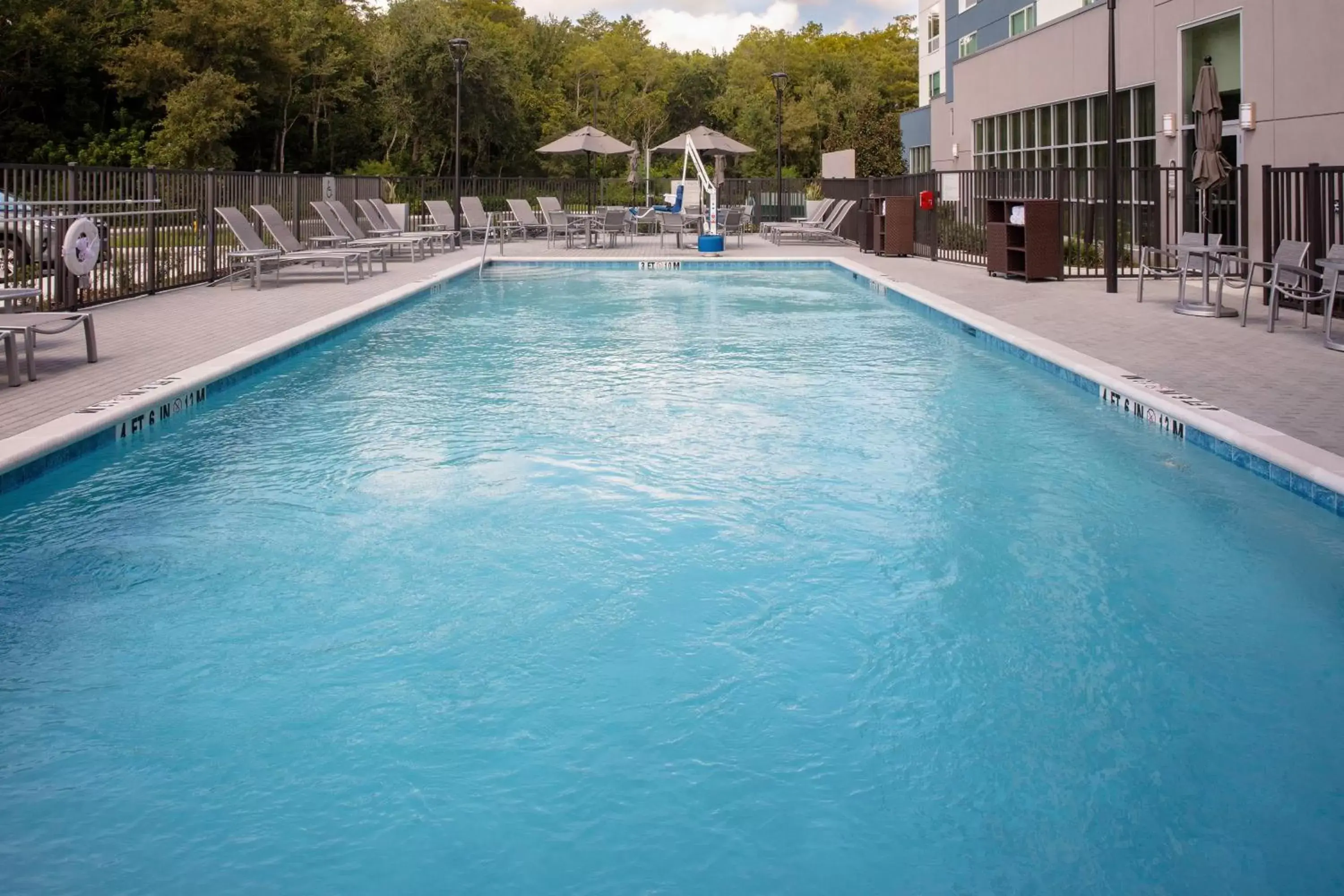 Swimming Pool in TownePlace Suites by Marriott Orlando Airport