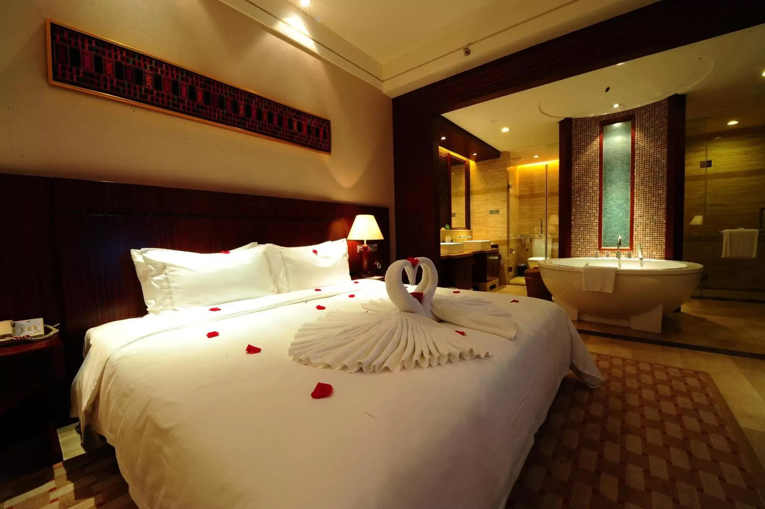 Photo of the whole room, Bed in Grand Metropark Villa Resort Sanya Yalong Bay