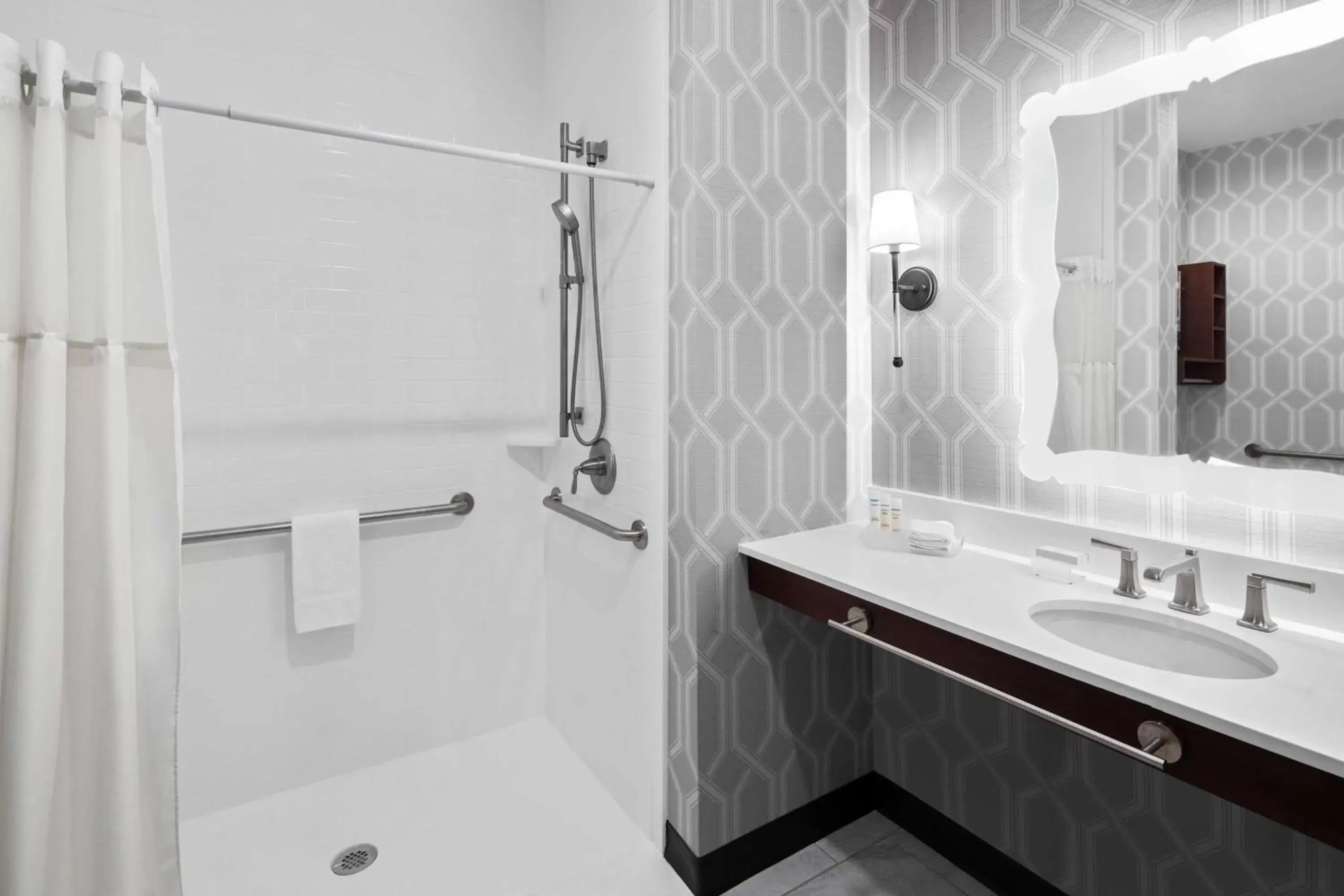 Bathroom in Homewood Suites by Hilton Orland Park