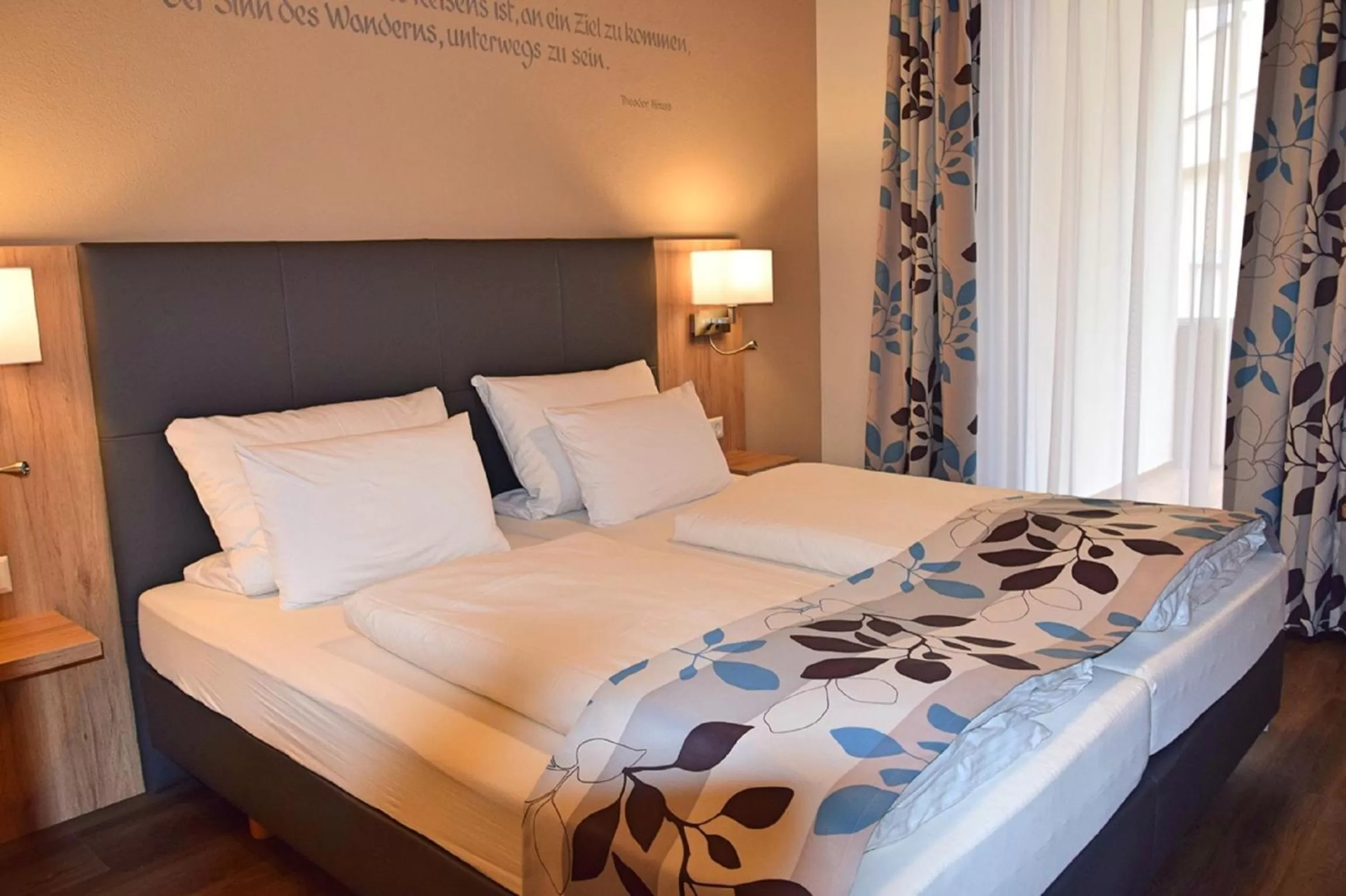 Bedroom, Bed in Cafe-Hotel Altreuter