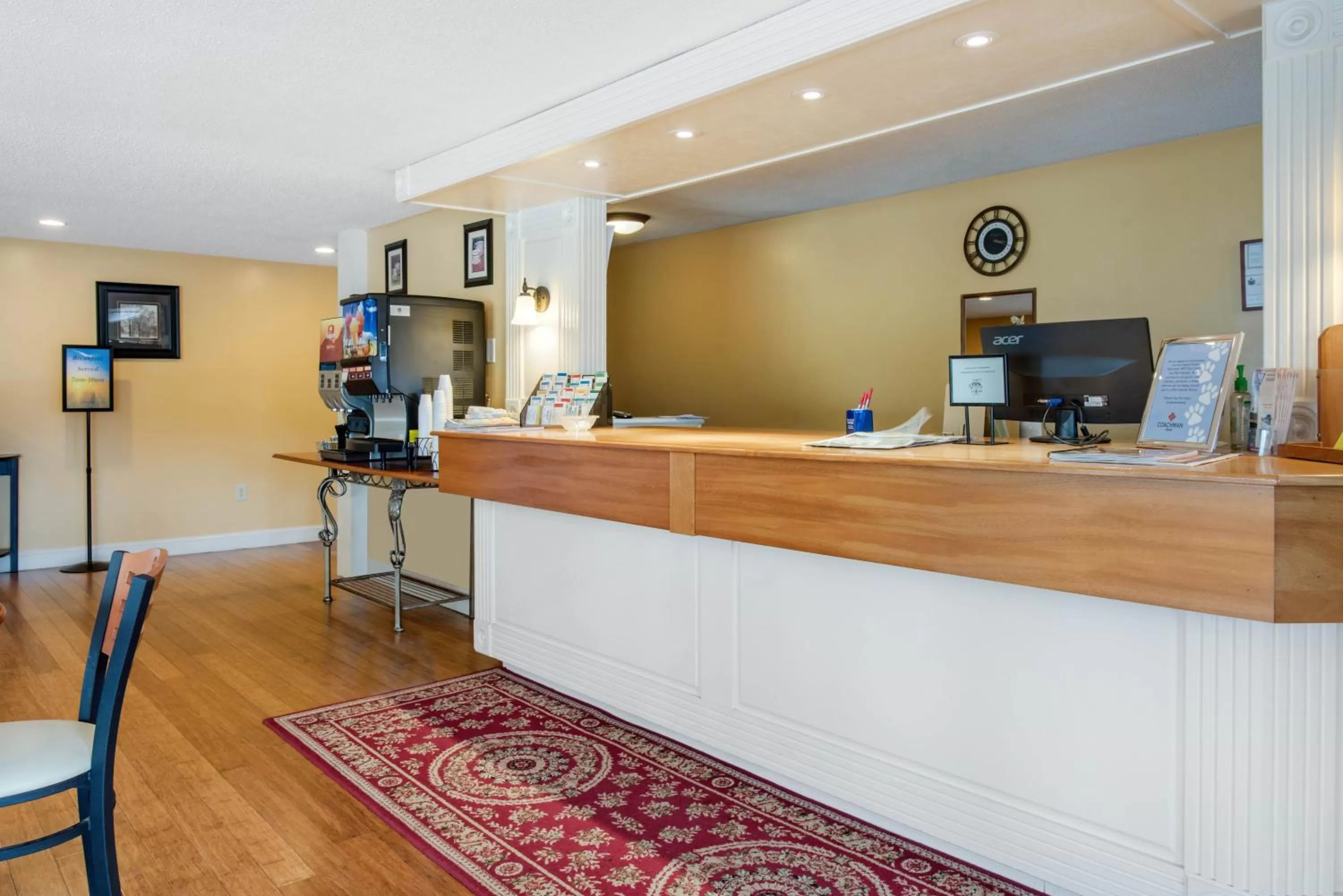 Lobby or reception in Coachman Inn