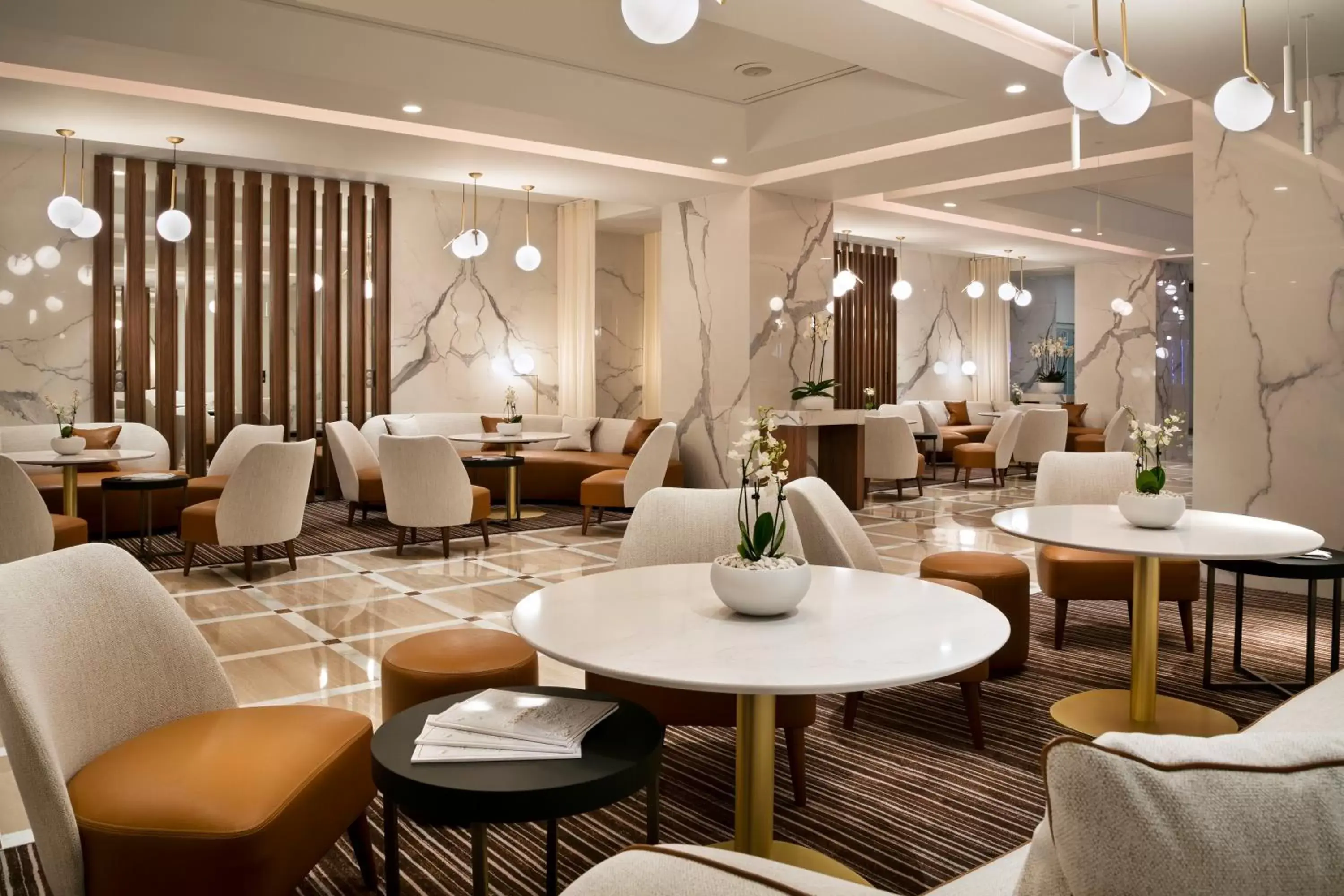 Lobby or reception, Lounge/Bar in Hôtel Barrière Le Gray d'Albion