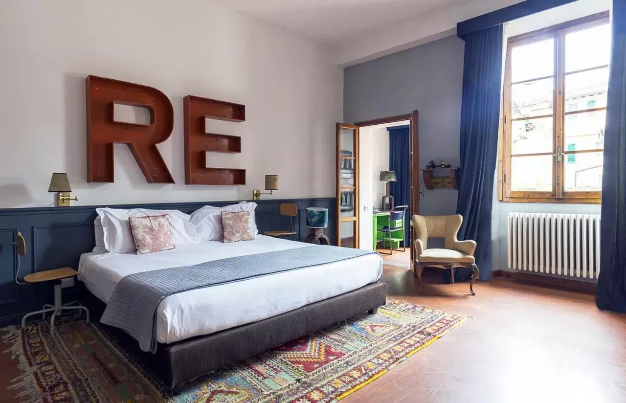 Bedroom, Bed in Soprarno Suites