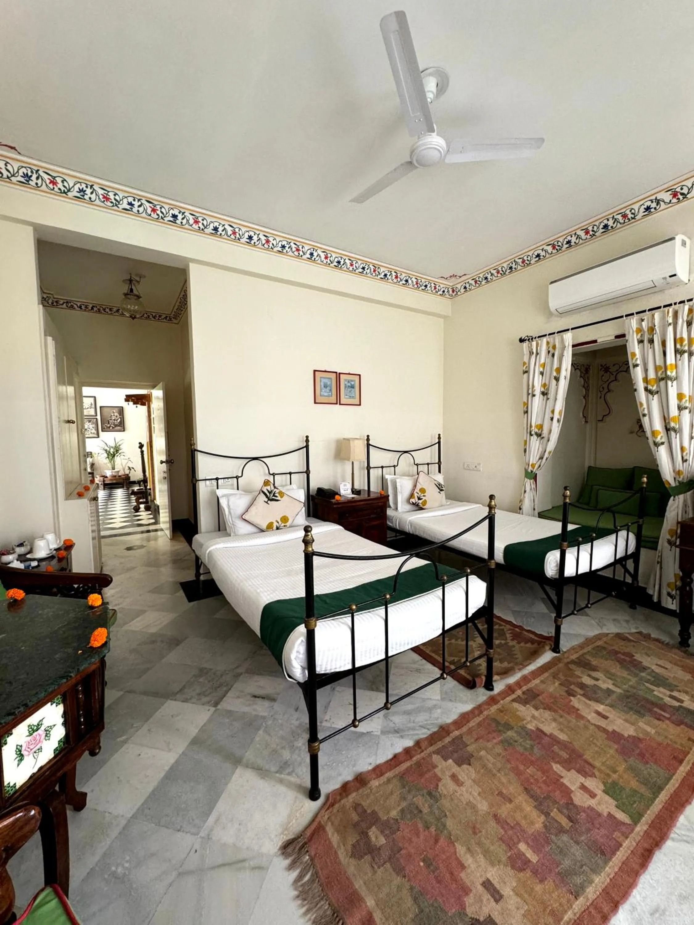 Photo of the whole room, Bed in Hotel Udai Kothi