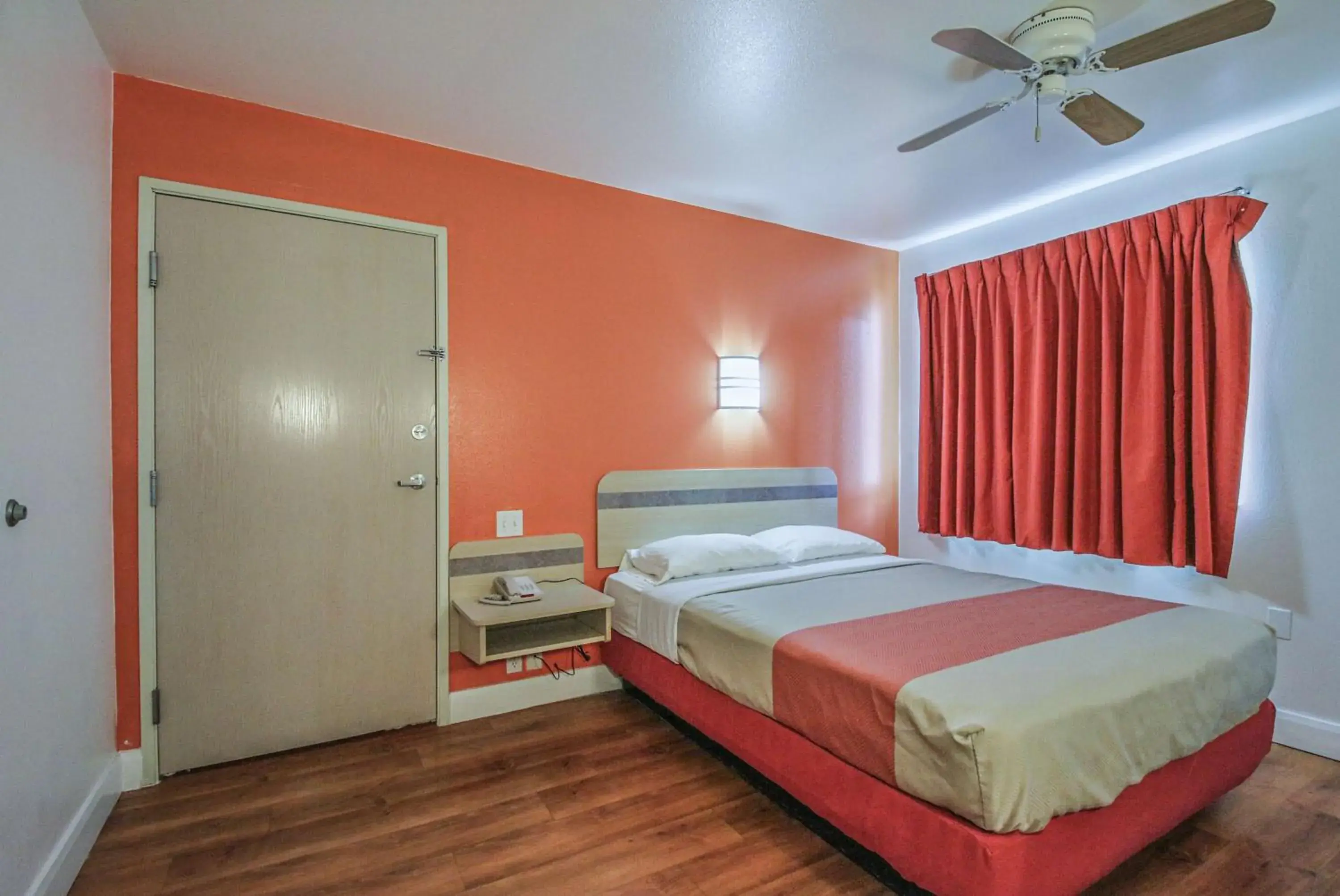 Photo of the whole room, Bed in Motel 6-Nephi, UT Photo of the whole room, Bed in Motel 6-Nephi, UT