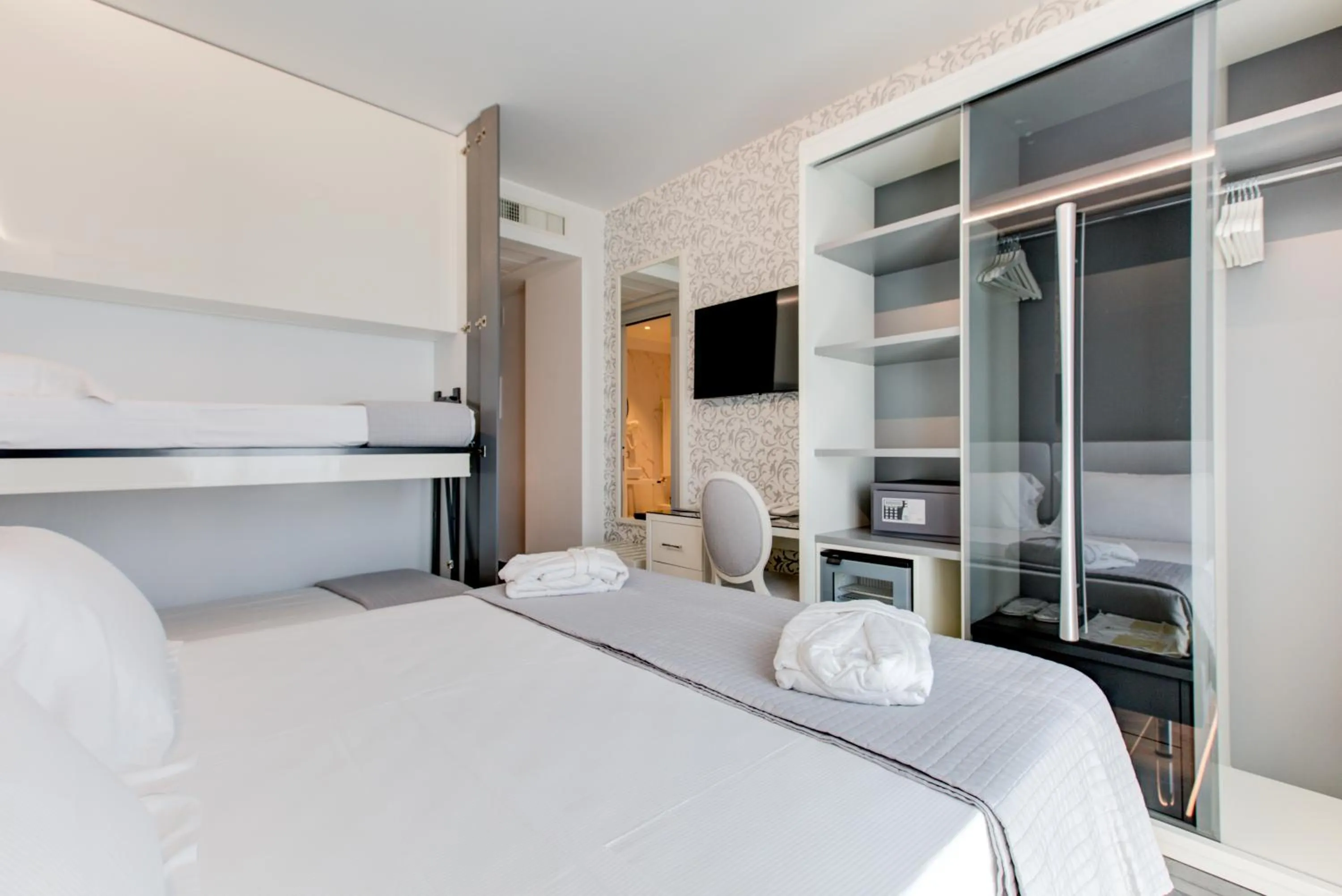 Bed in Hotel Due Mari & SPA