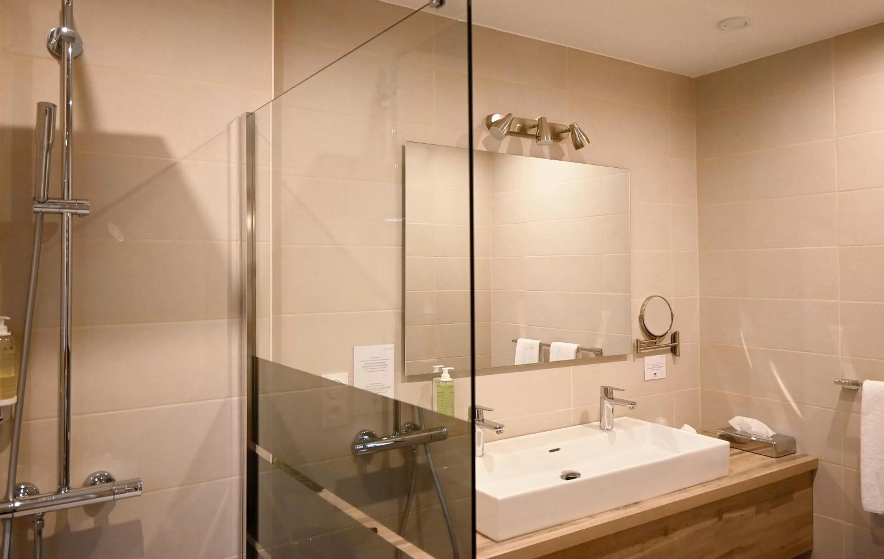 Bathroom in Domaine du Lac - Teritoria