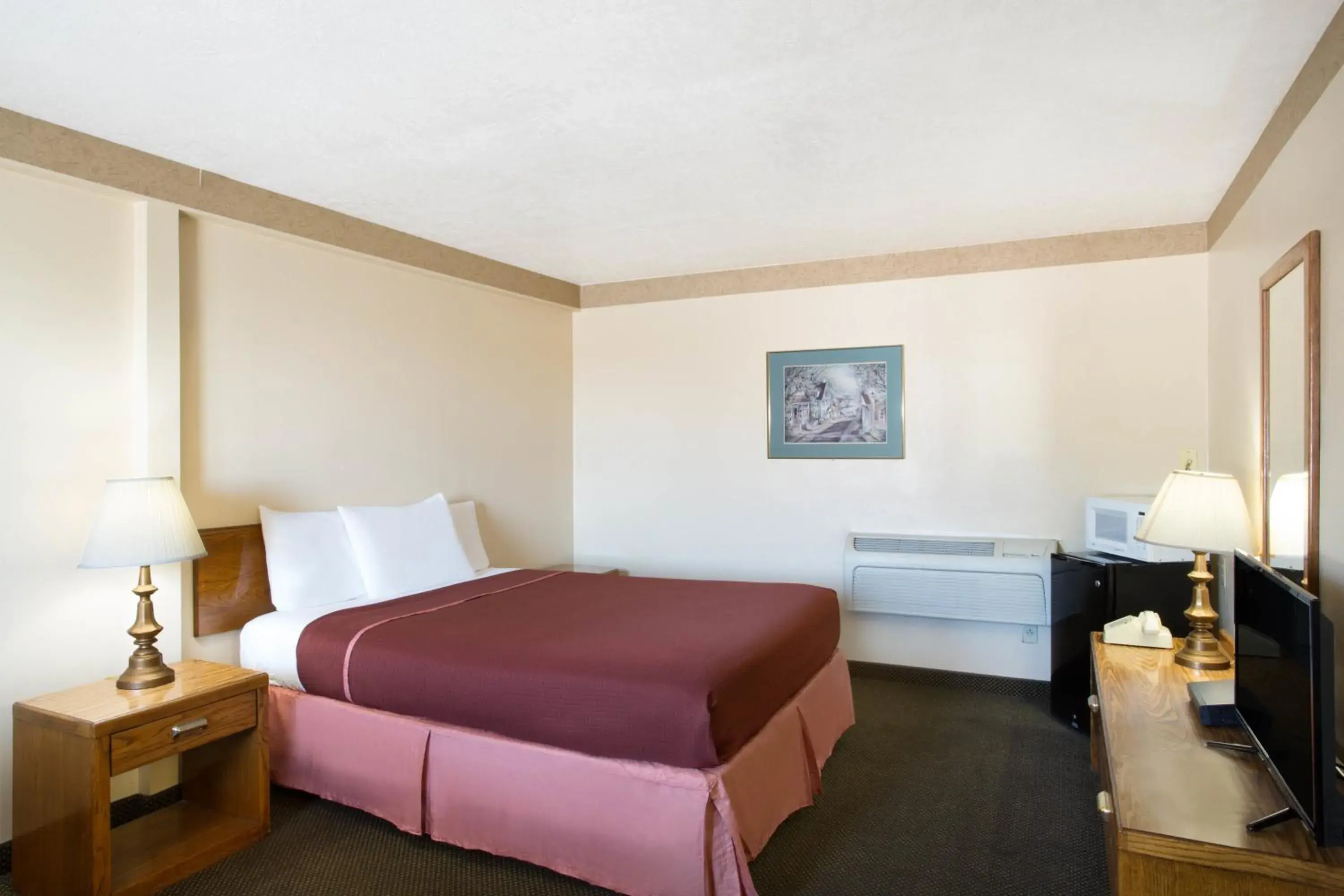 Queen Room - Non-Smoking in Howard Johnson by Wyndham Brigham City