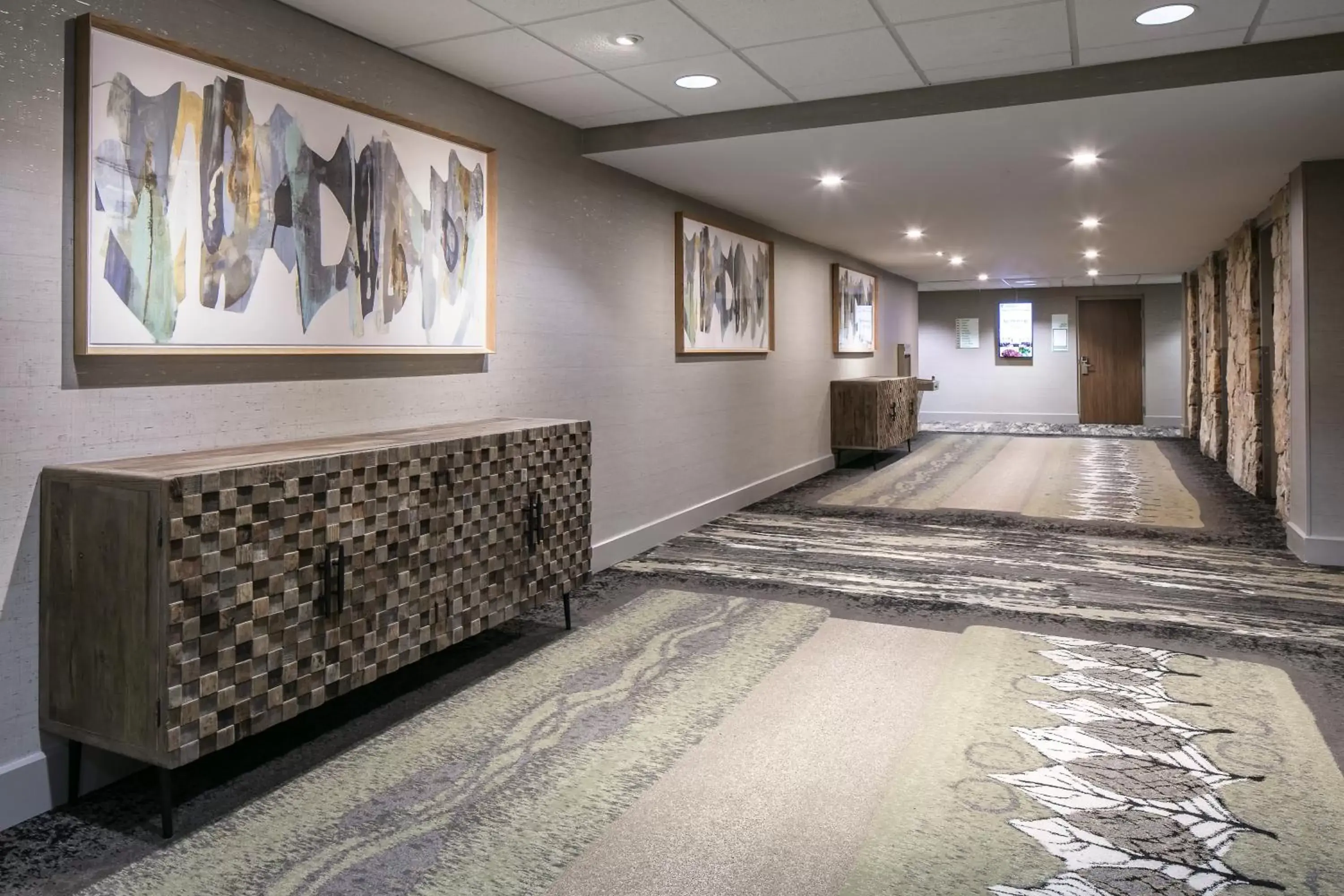 Meeting/conference room, Lobby/Reception in Holiday Inn Hotel & Suites Des Moines-Northwest, an IHG Hotel