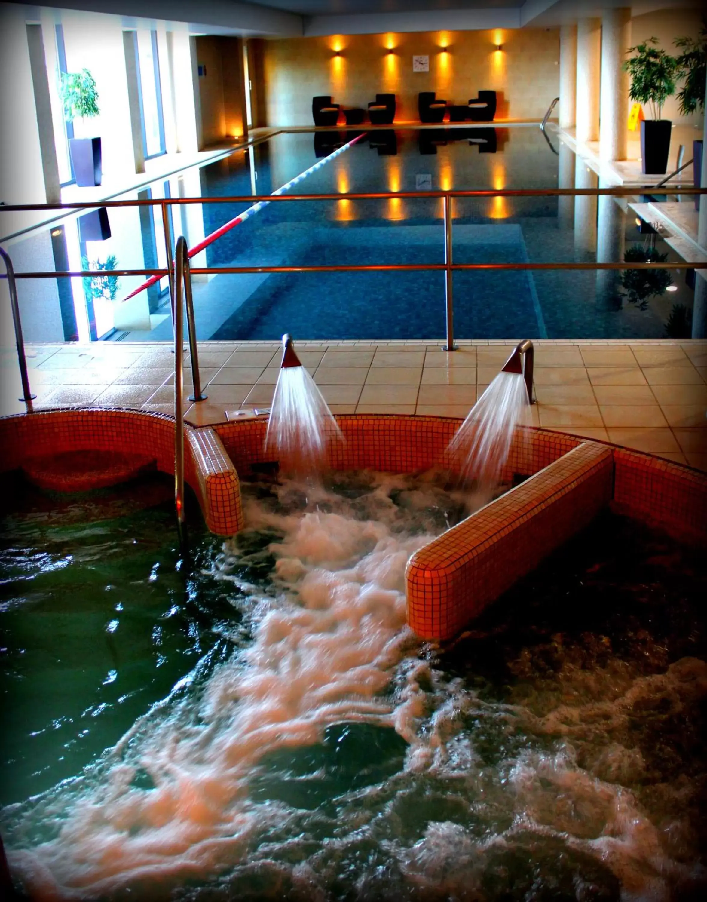 Hot Tub, Swimming Pool in Bicester Hotel, Golf & Spa
