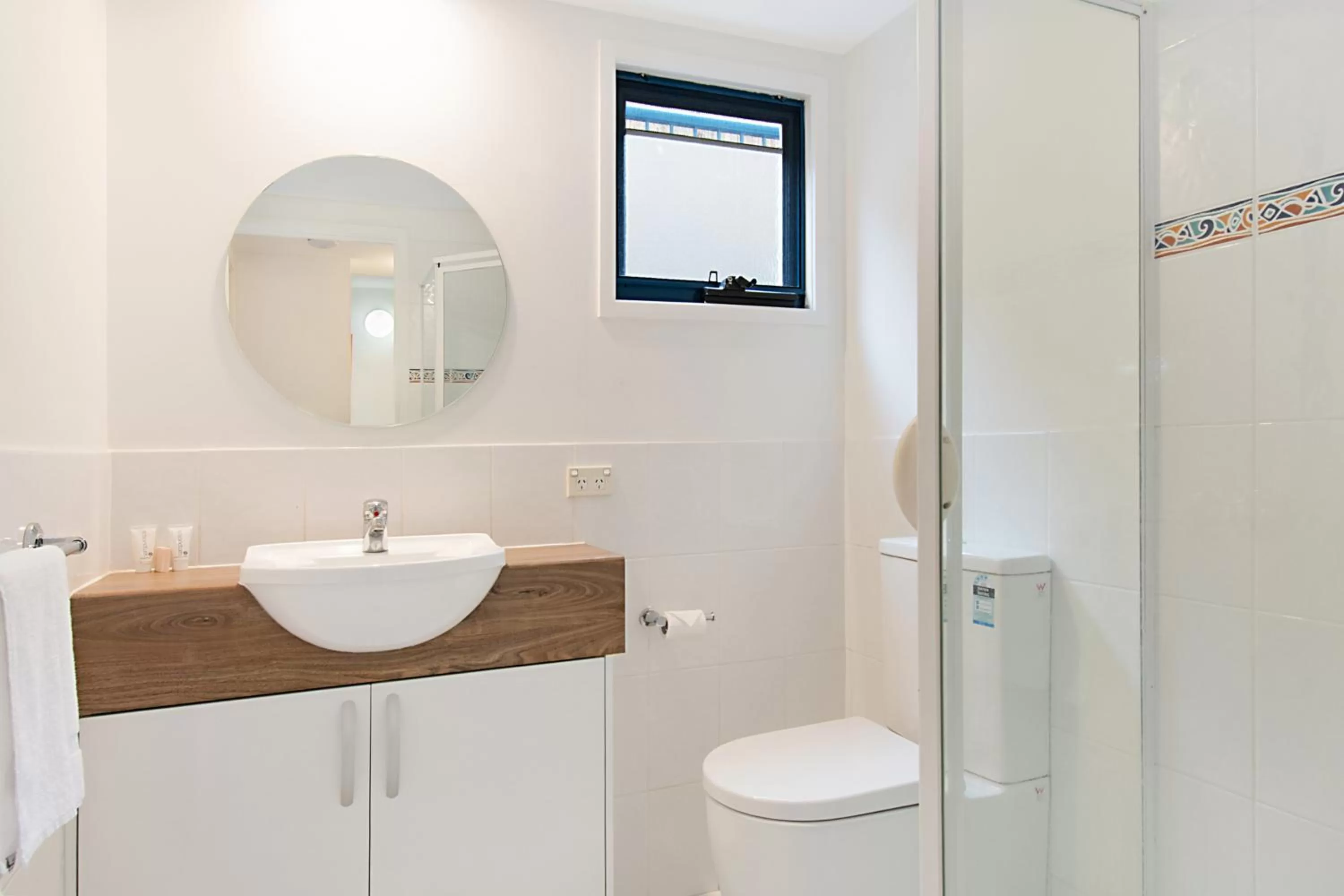 Bathroom in Gosamara Apartments