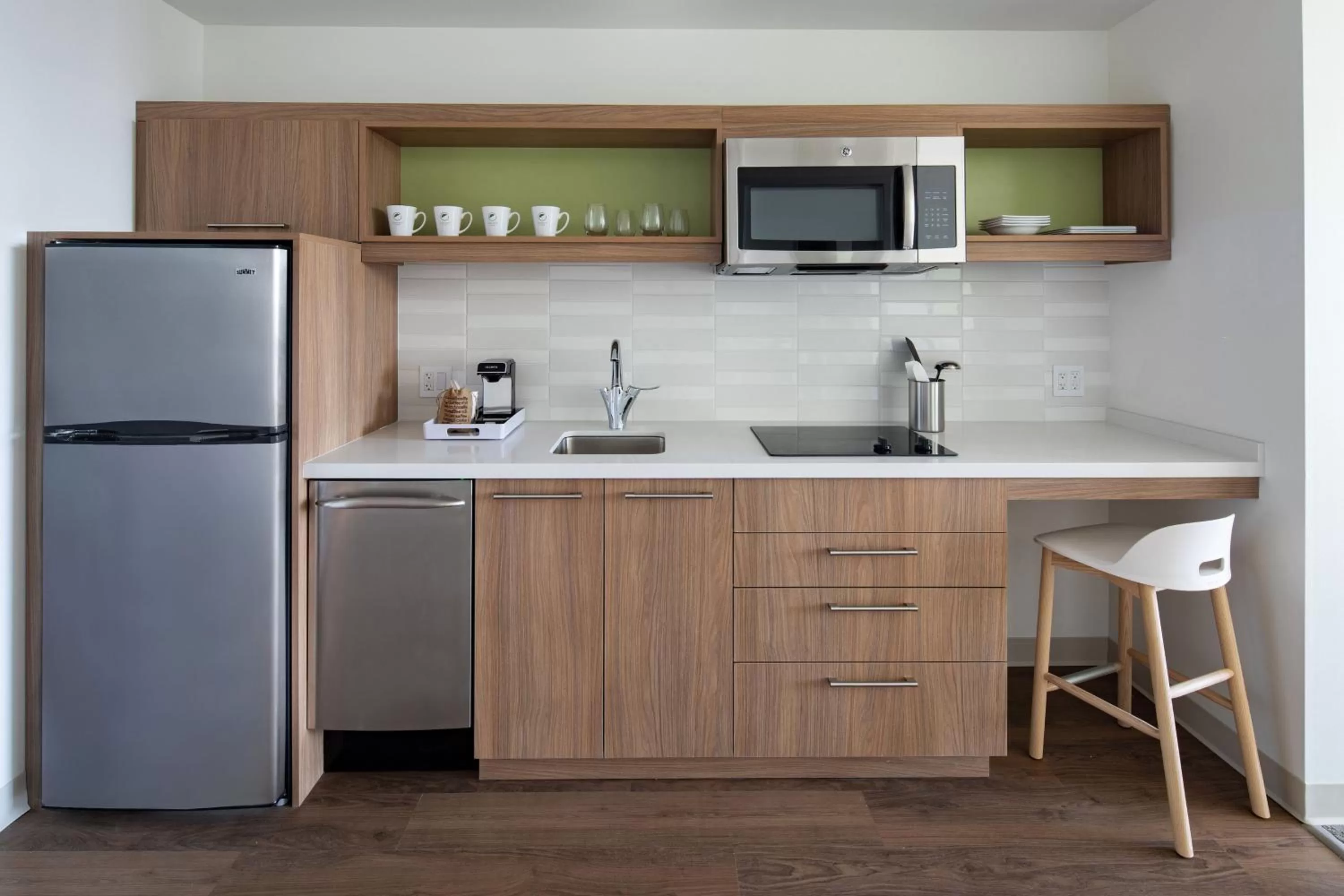 Kitchen or kitchenette in Element Philadelphia Downtown