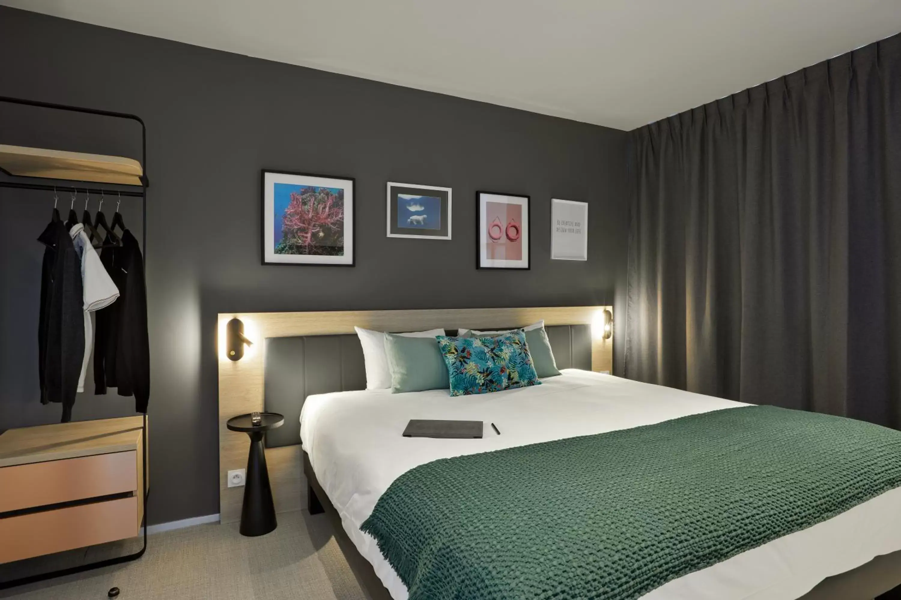 Bedroom, Bed in Aparthotel & Spa Adagio Vannes