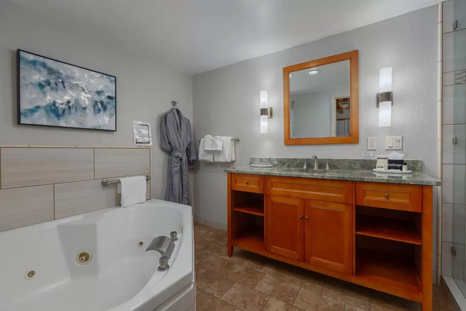 Hot Tub, Bathroom in Ocean House