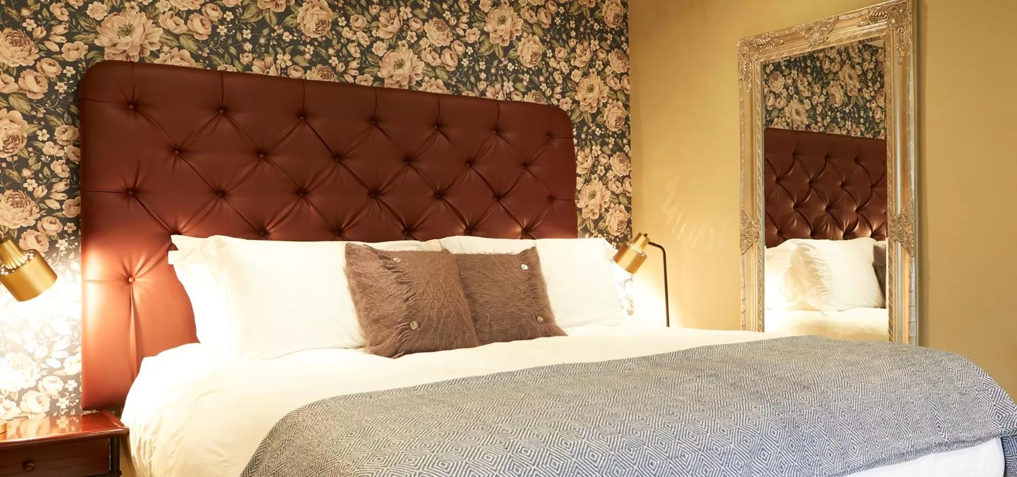 Bed in The Plough Inn & Cottages