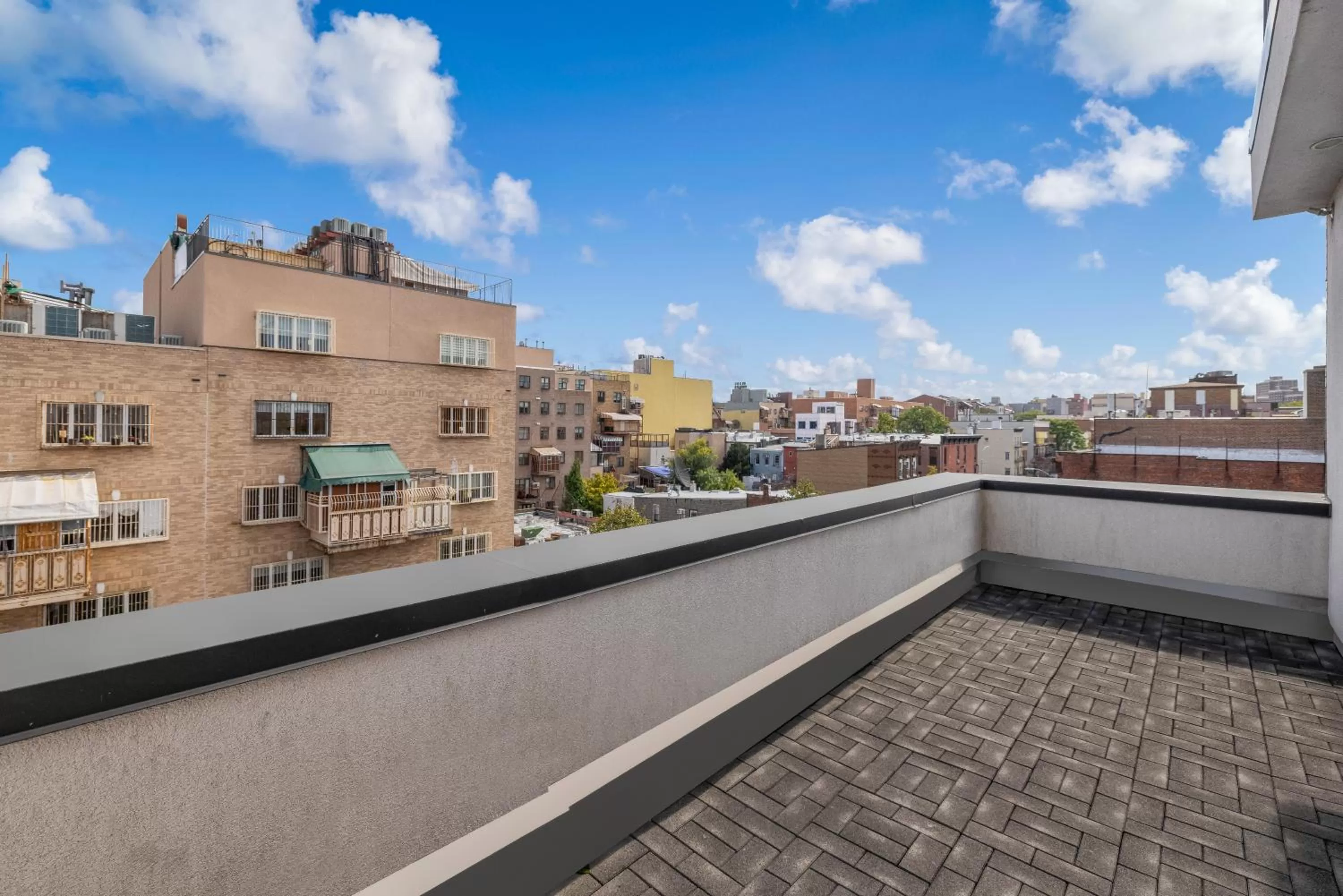 Balcony/Terrace in Aura Hotel Brooklyn