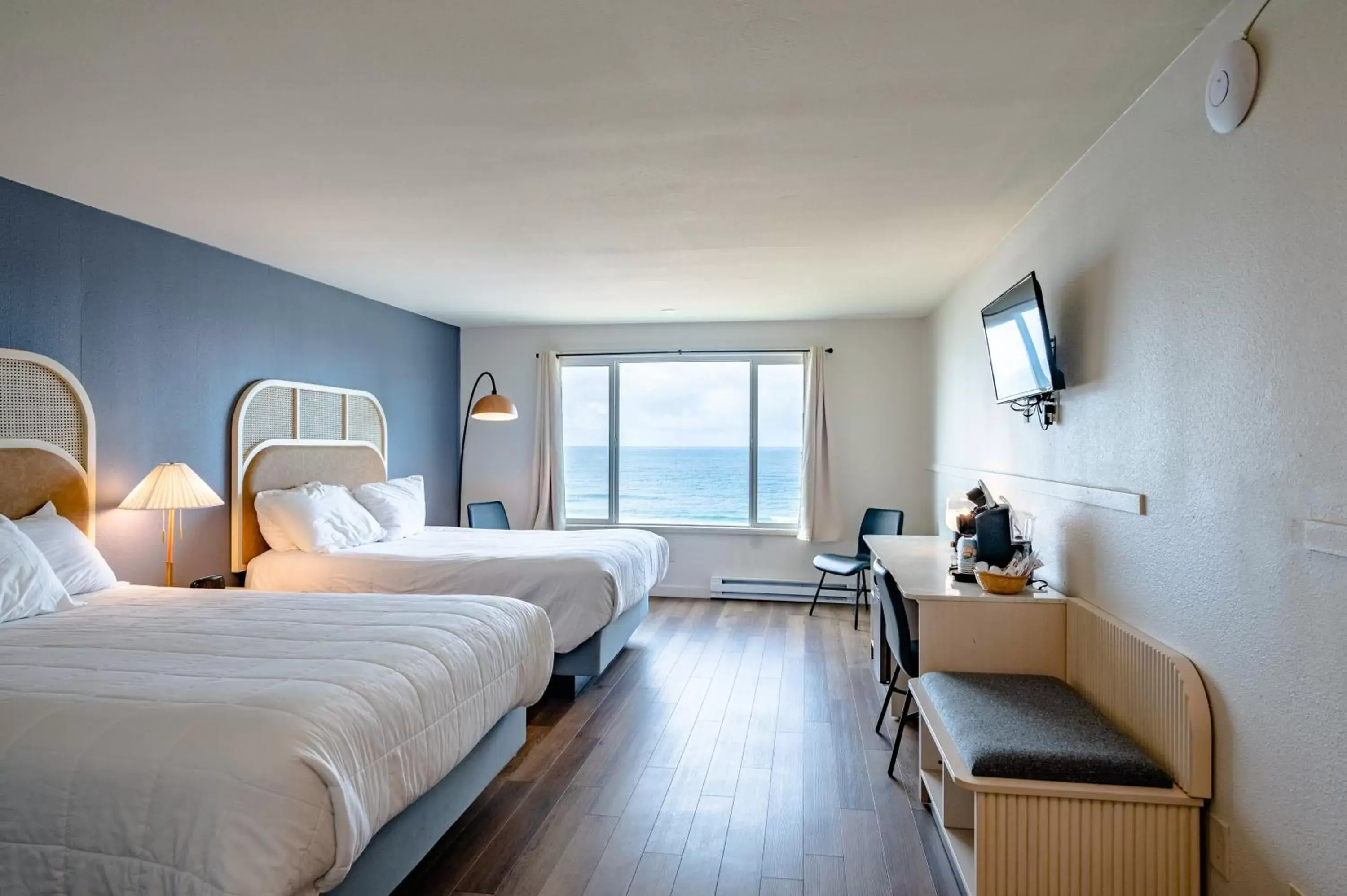 Bedroom in Seagull Beachfront Inn