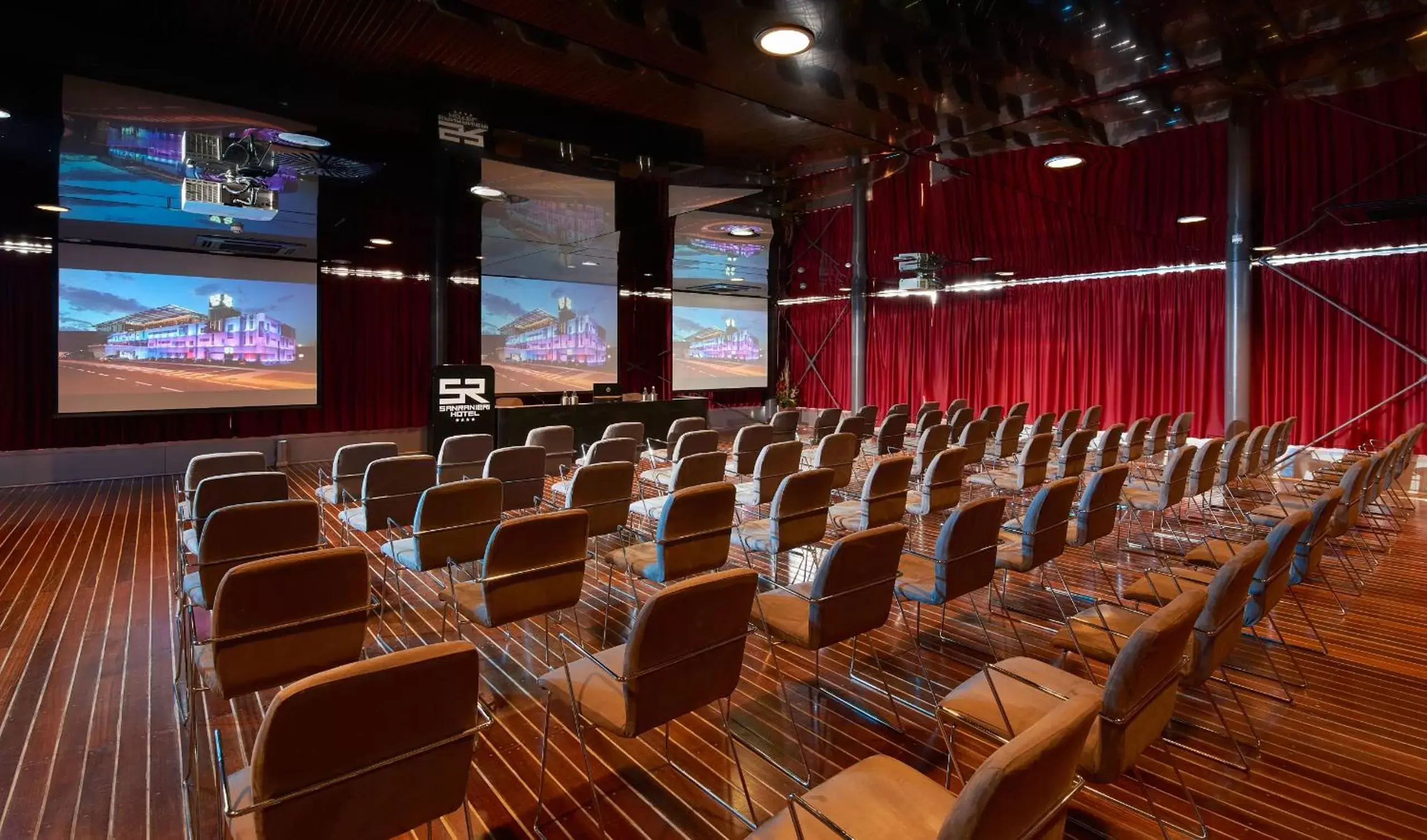 Meeting/conference room in San Ranieri Hotel