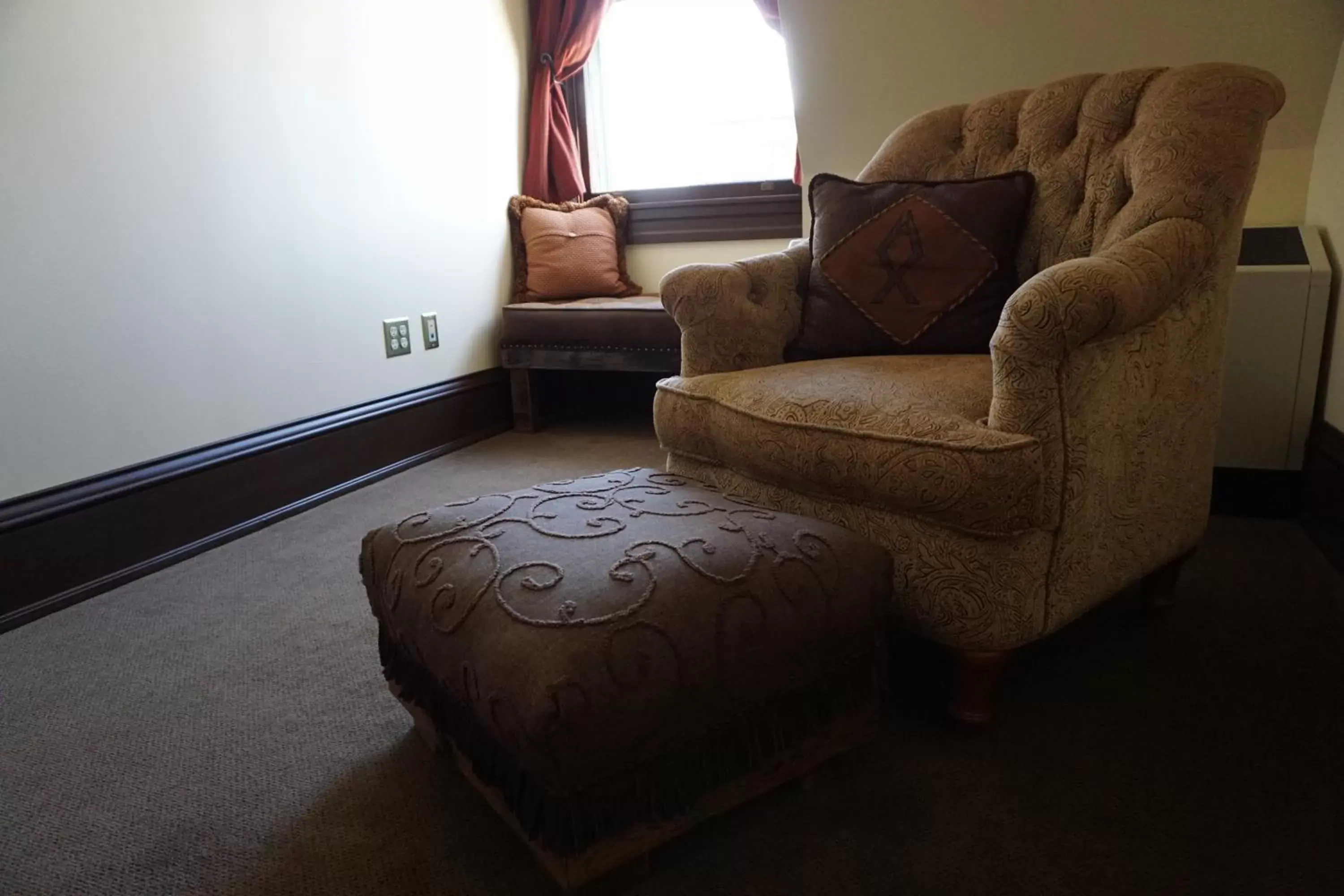 Seating Area in Sheridan Inn - Best Western Signature Collection