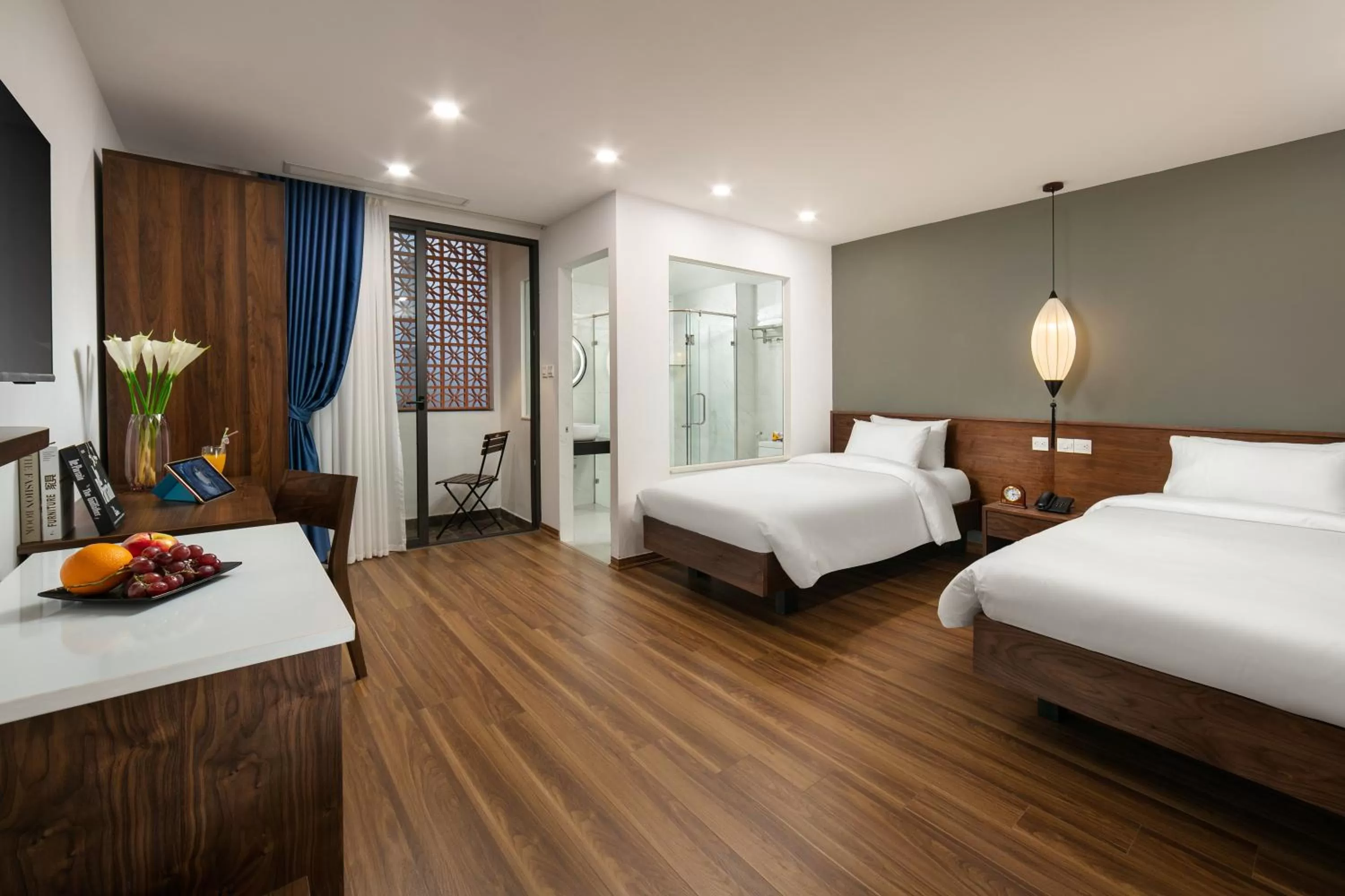 Bathroom, Bed in Hanoi Exclusive Hotel