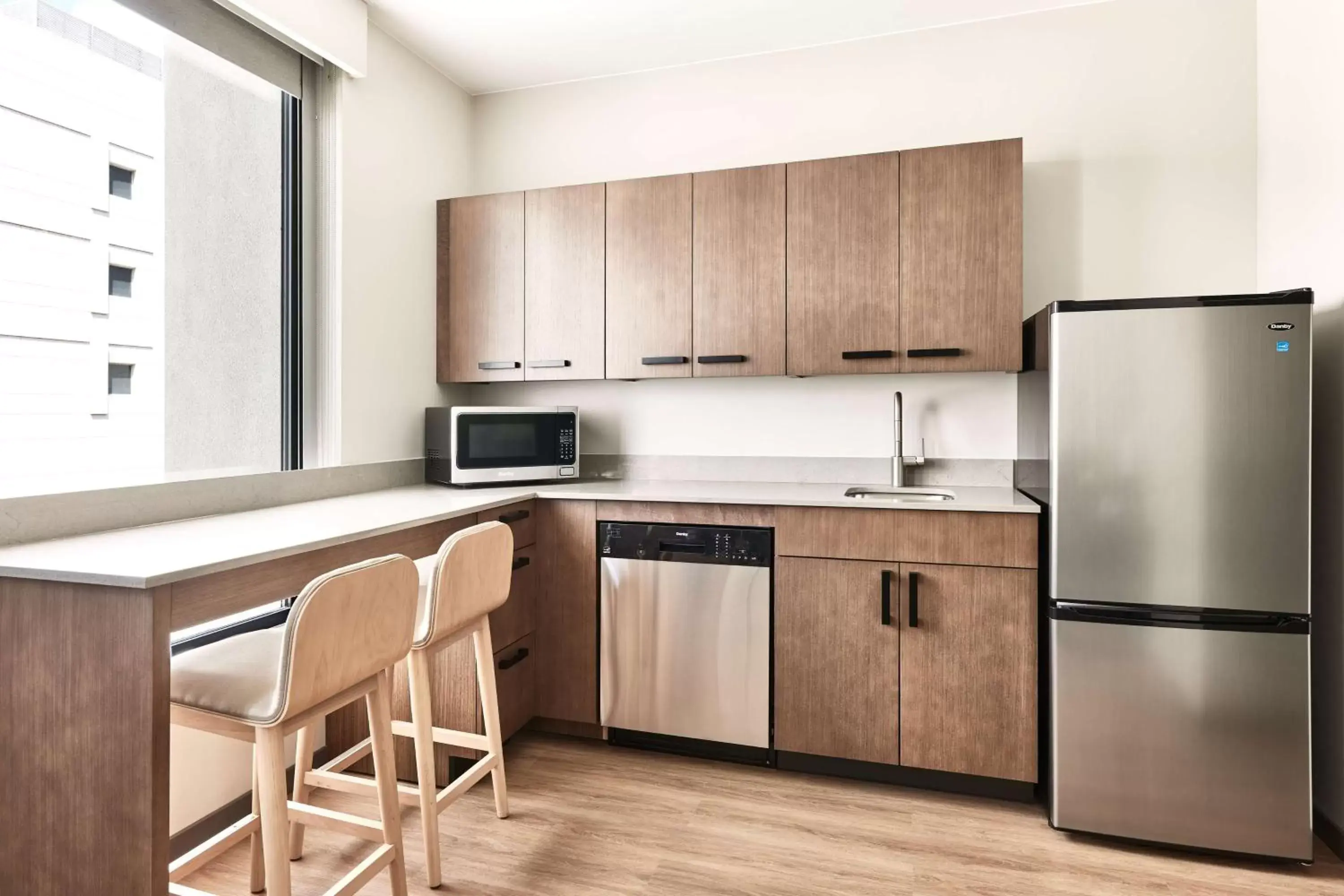 Photo of the whole room, Kitchen/Kitchenette in Hyatt Place Phoenix/Downtown