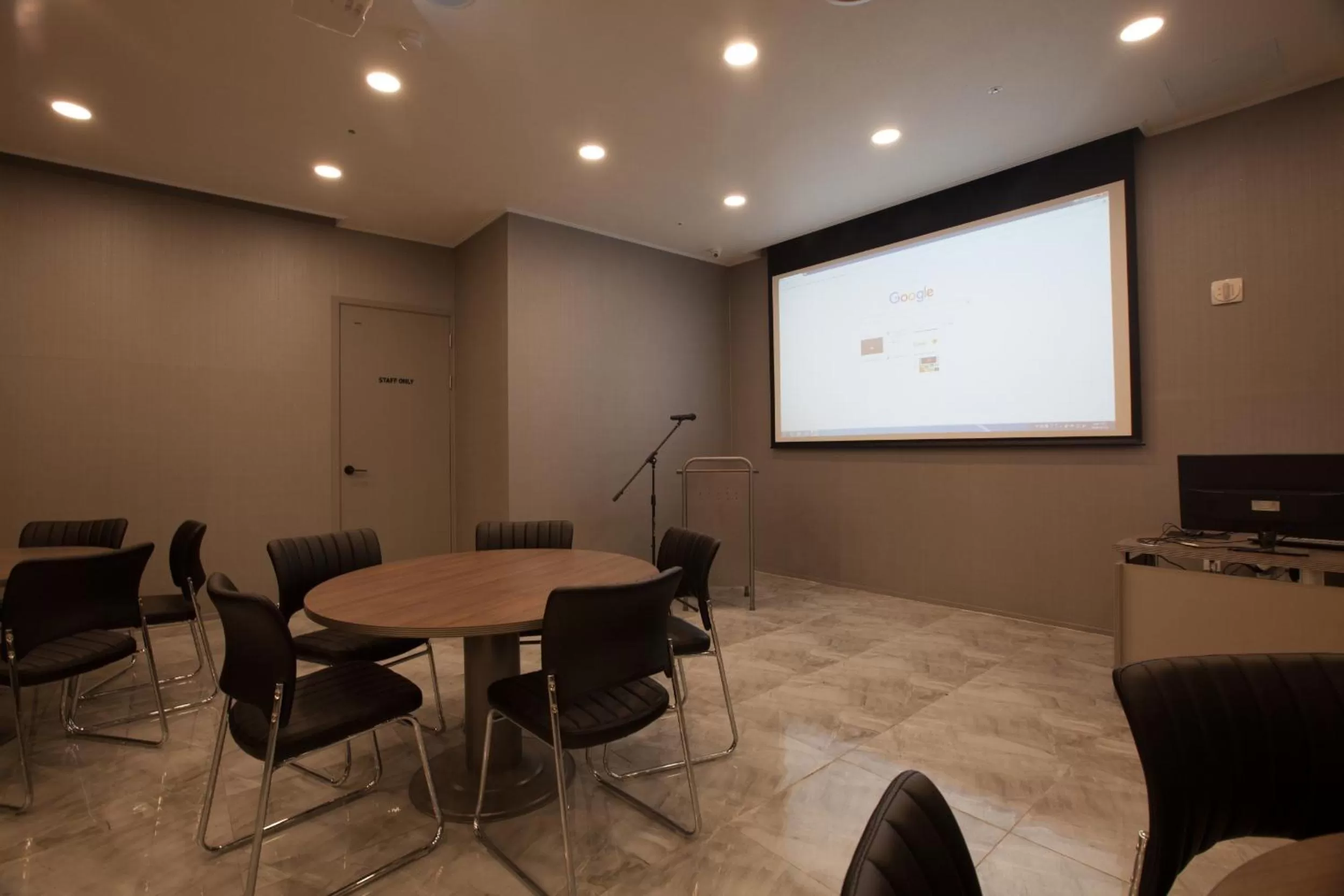 Meeting/conference room in GnB Hotel