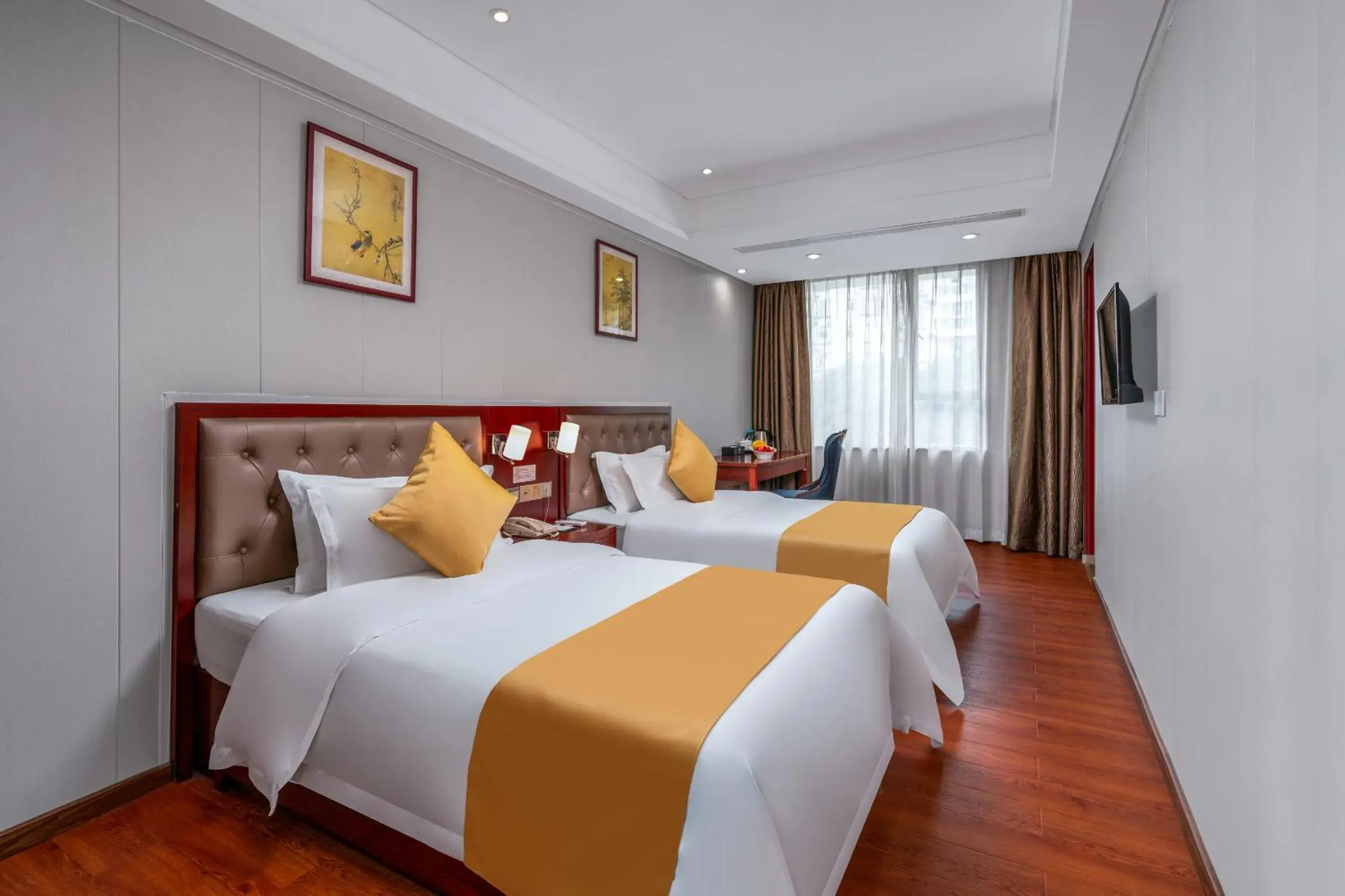 Bed in Shi Liu Hotel
