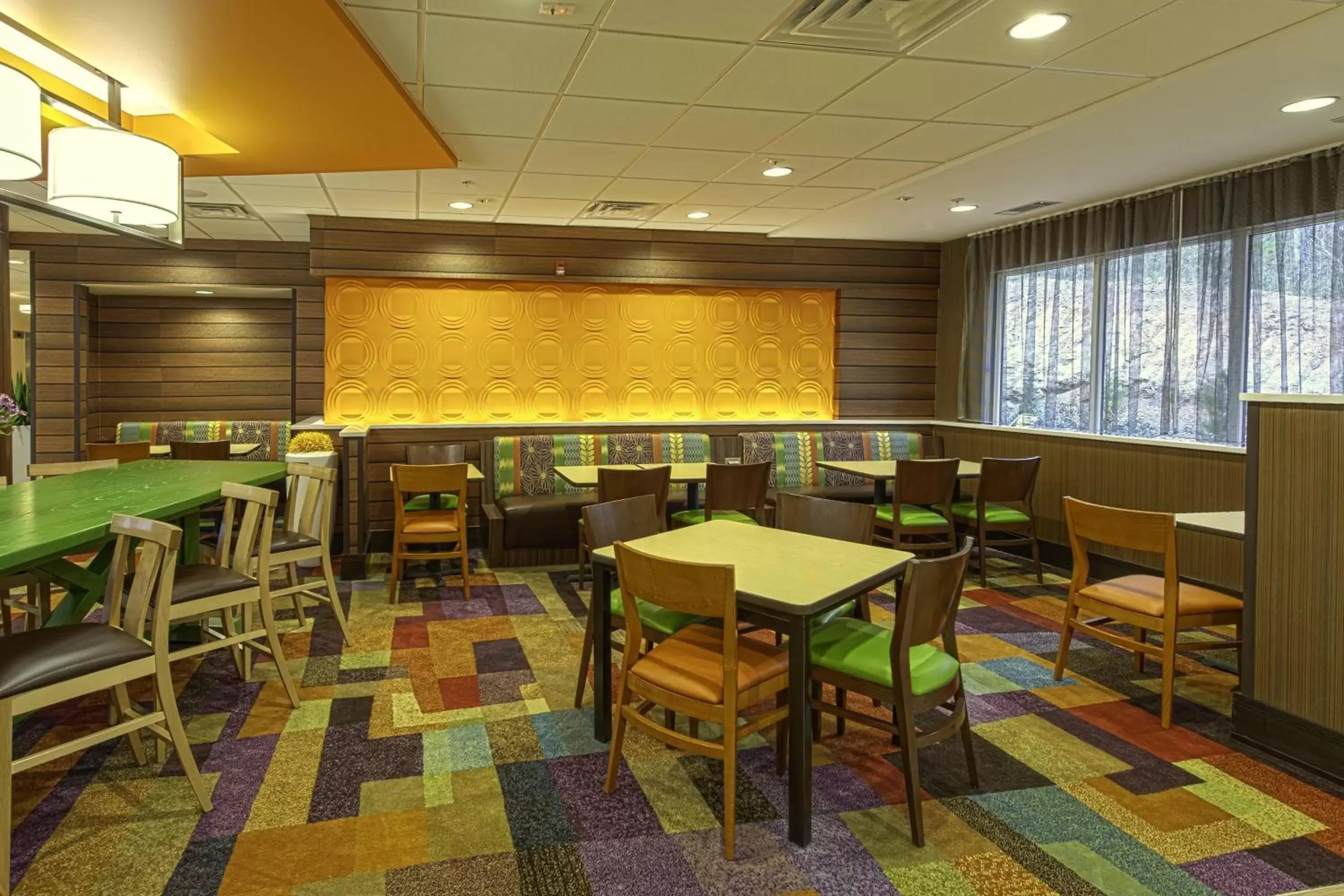 Breakfast, Restaurant/Places to Eat in Fairfield Inn & Suites by Marriott Meridian