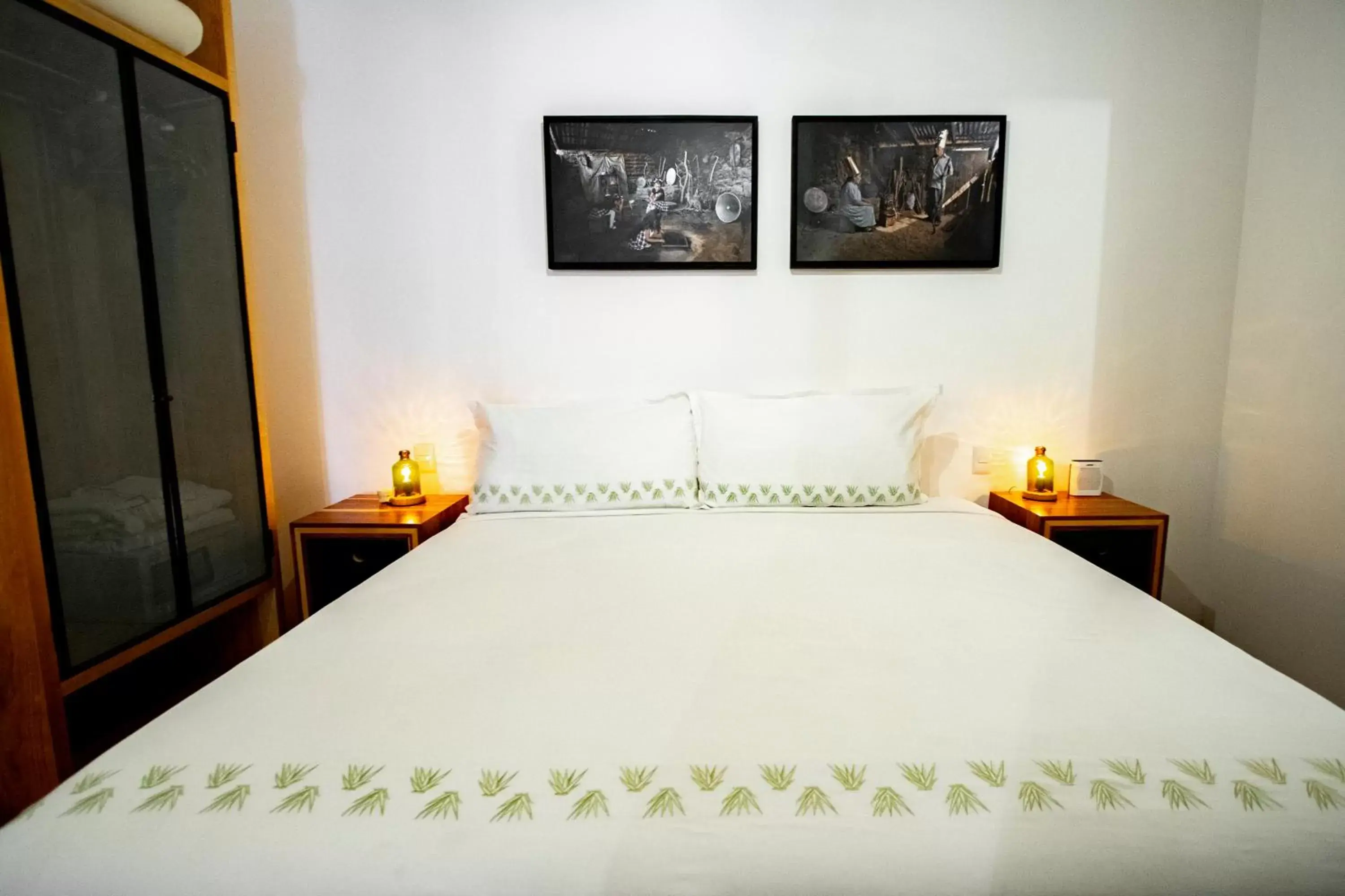 Bed in Hotel Los Amantes
