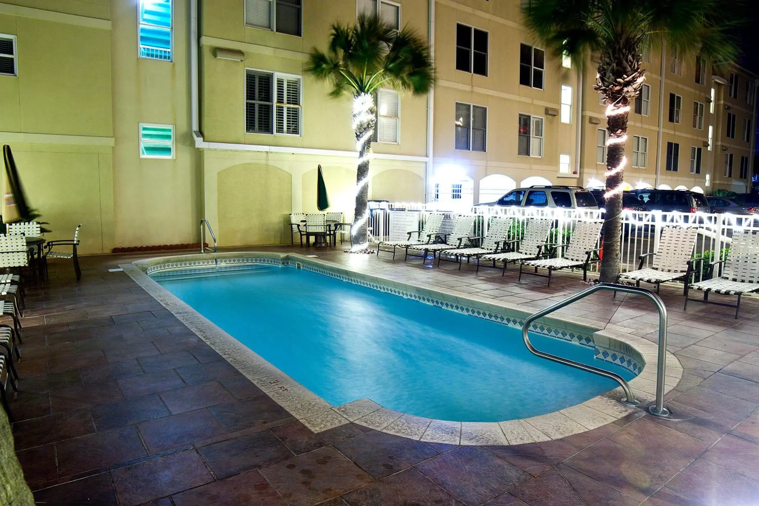 Swimming pool in DeSoto Beach Hotel Swimming pool in DeSoto Beach Hotel