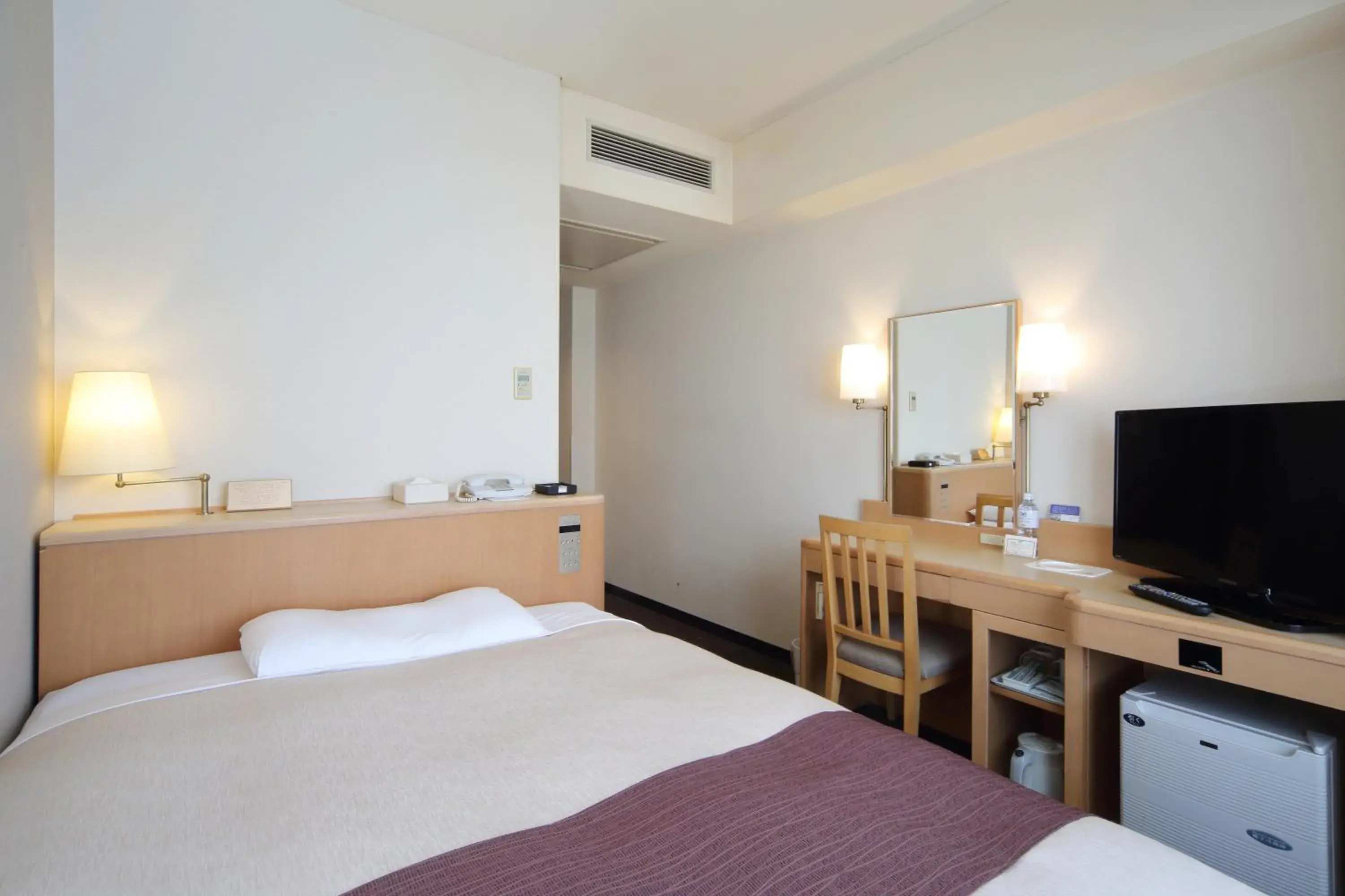 Photo of the whole room, Bed in Tokyo Bay Ariake Washington Hotel