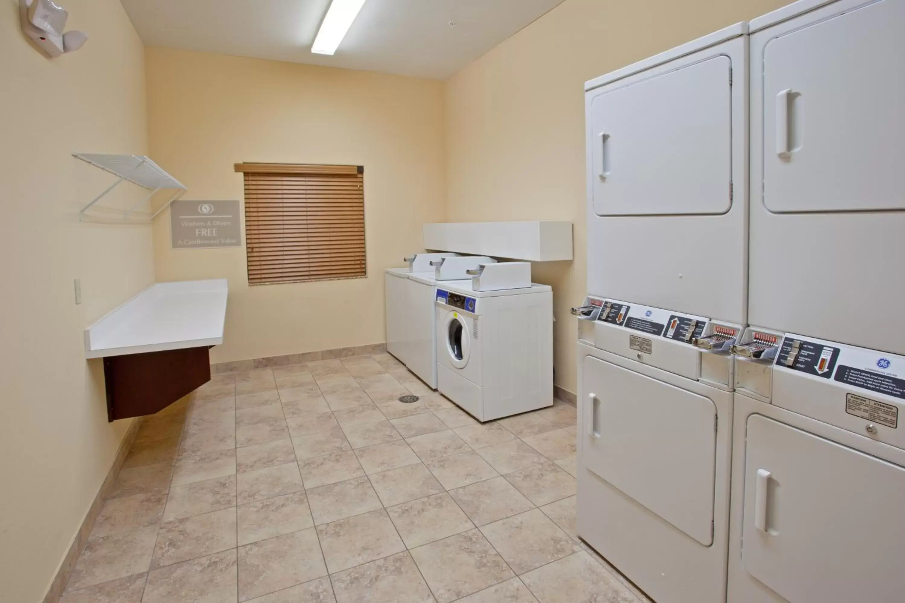 Other, Kitchen/Kitchenette in Candlewood Suites League City, an IHG Hotel