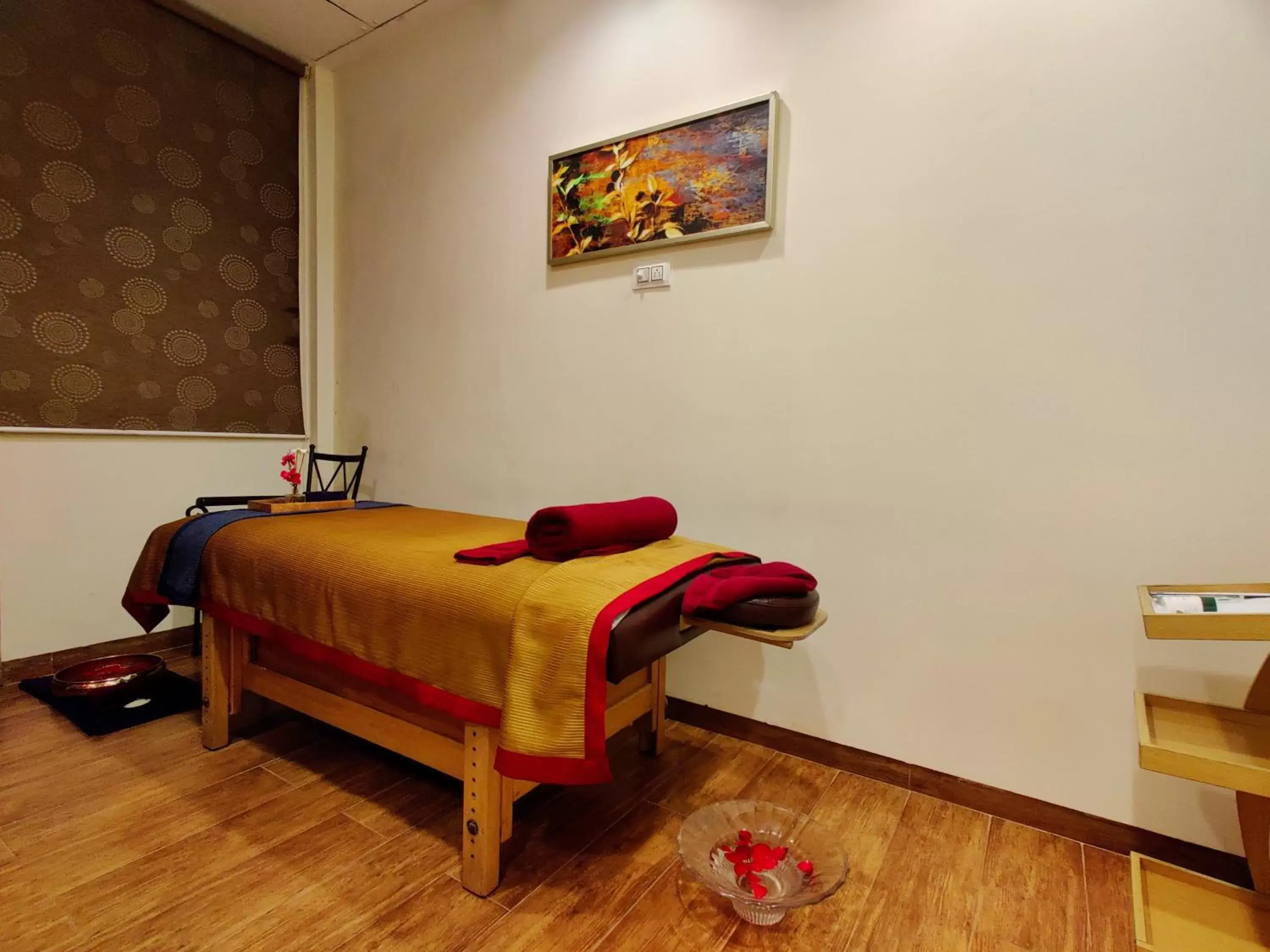 Spa and wellness centre/facilities, Bed in Fariyas Resort Lonavala