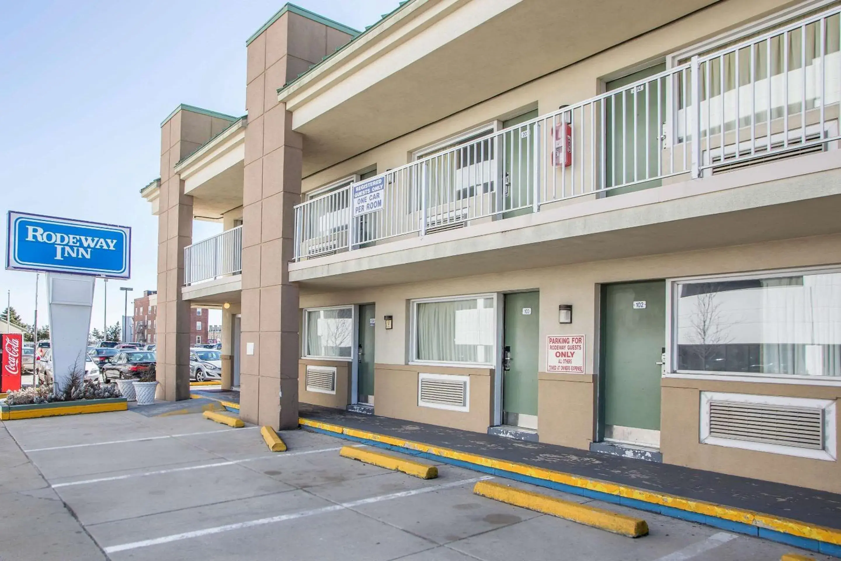 Property Building in Rodeway Inn Boardwalk