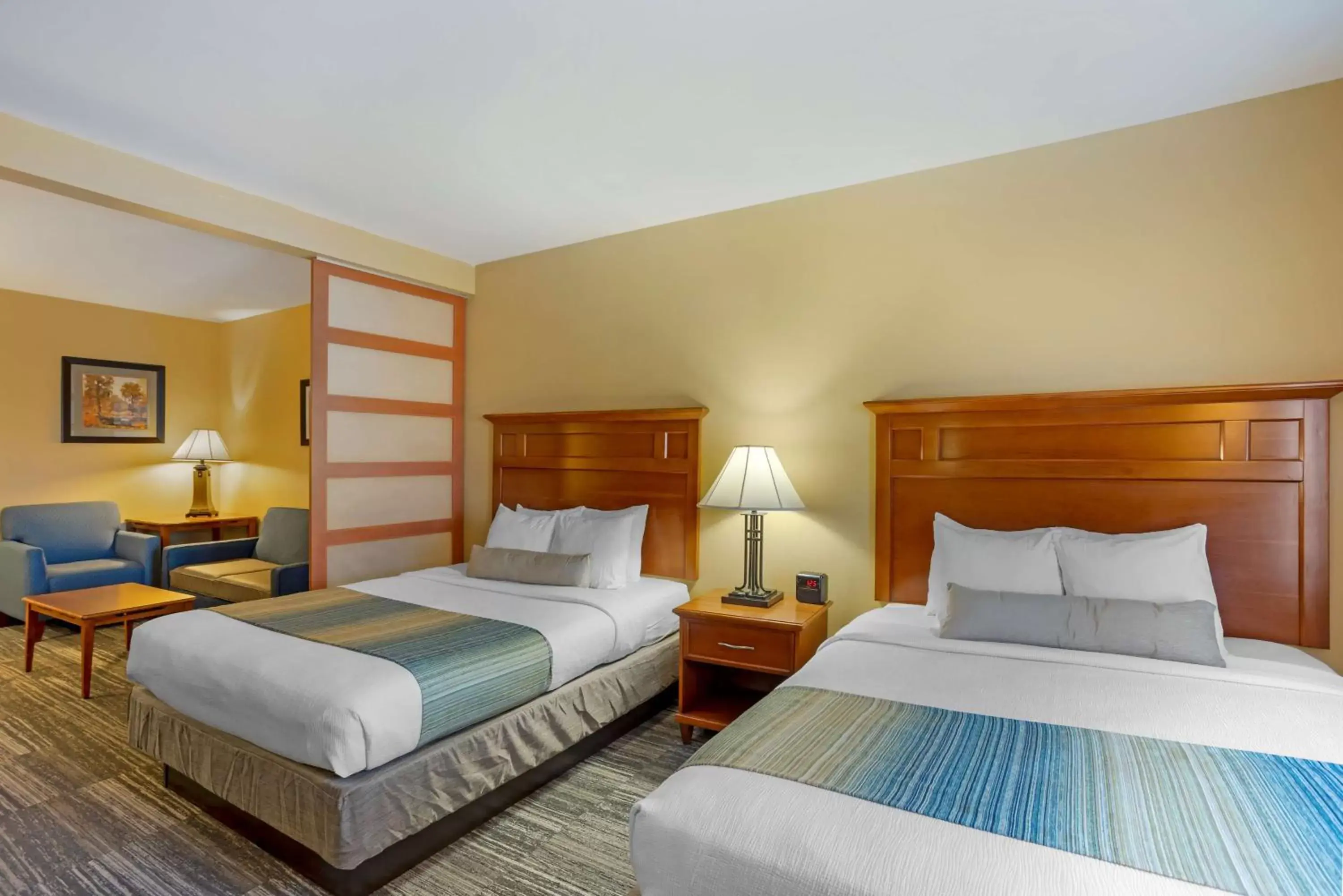 Bedroom, Bed in Best Western PLUS University Park Inn & Suites