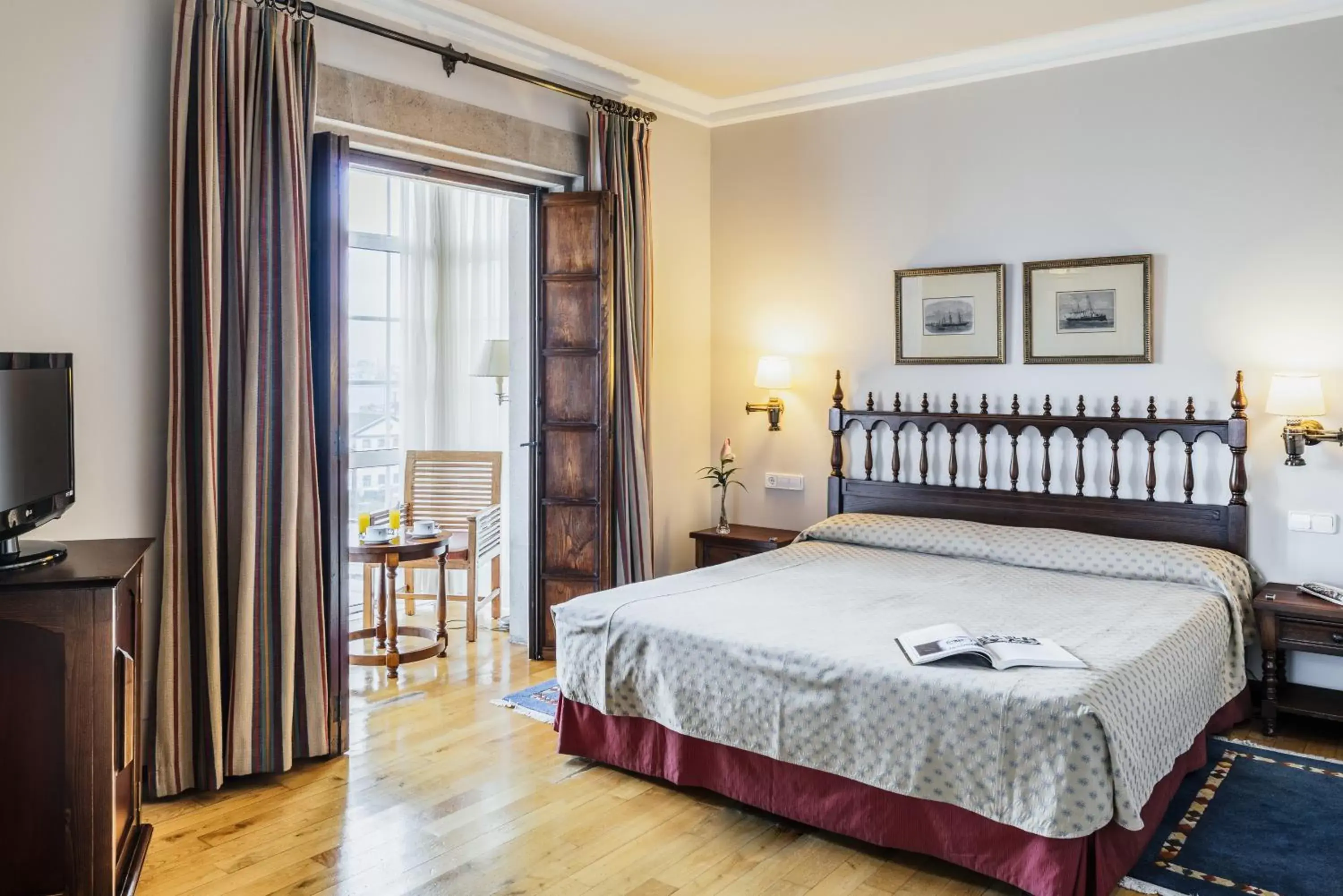 Photo of the whole room, Bed in Parador de Ferrol Photo of the whole room, Bed in Parador de Ferrol