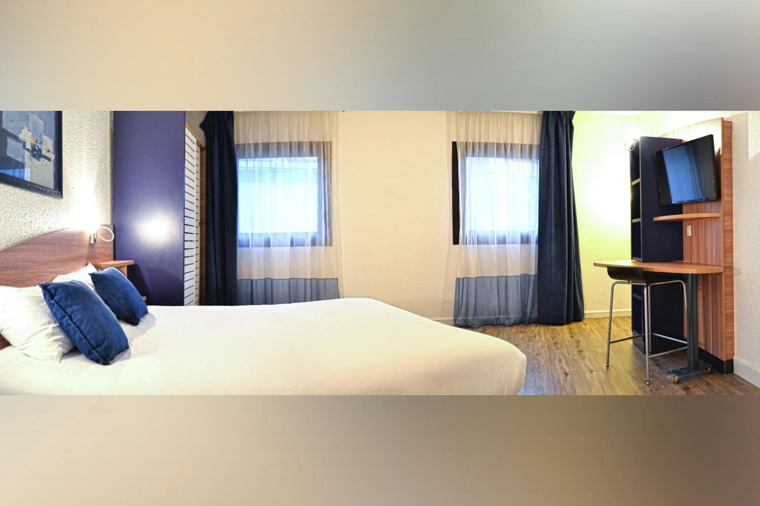 Bedroom, Bed in Art Hotel Paris Est