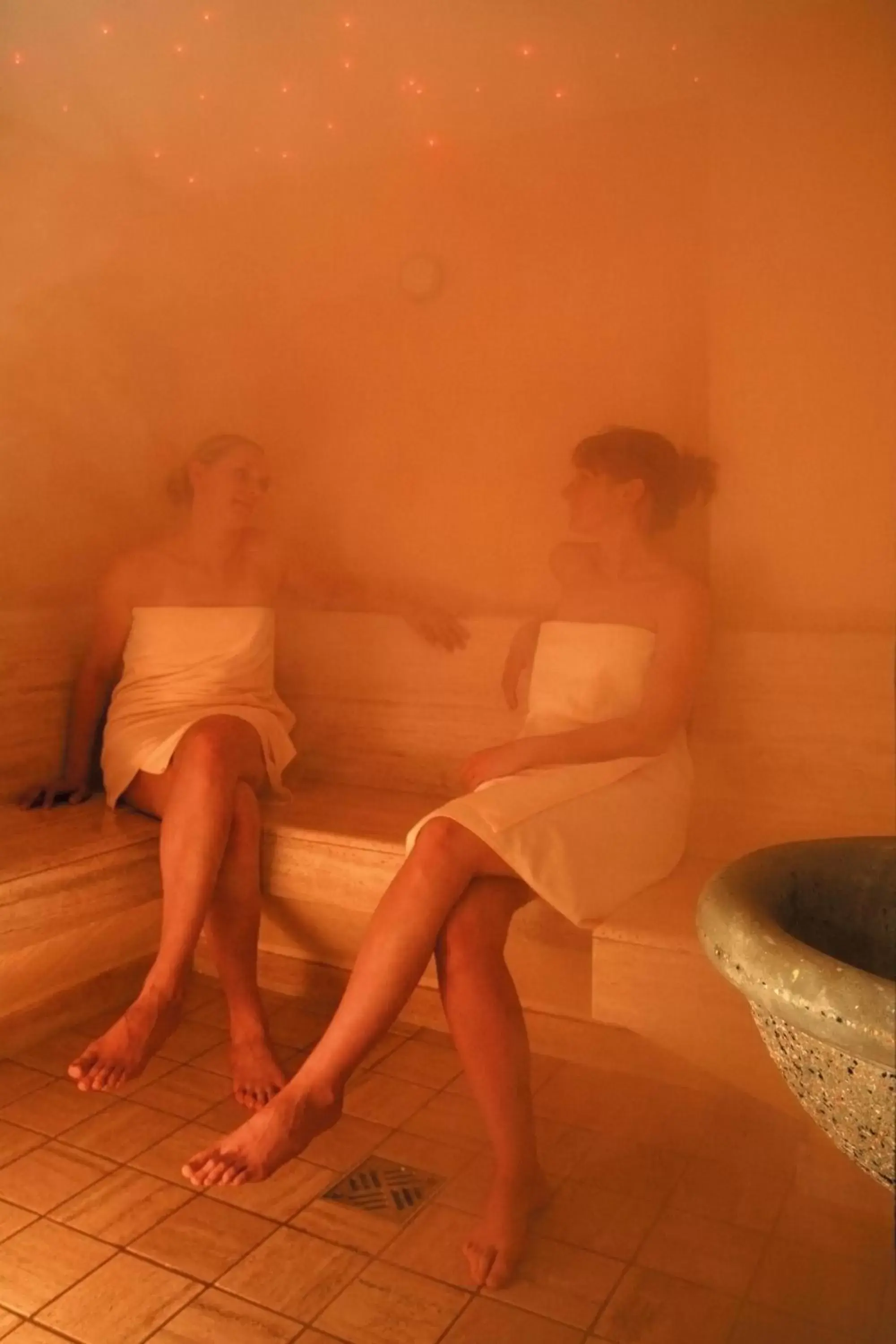 Sauna, Guests in Hotel Castel Latemar