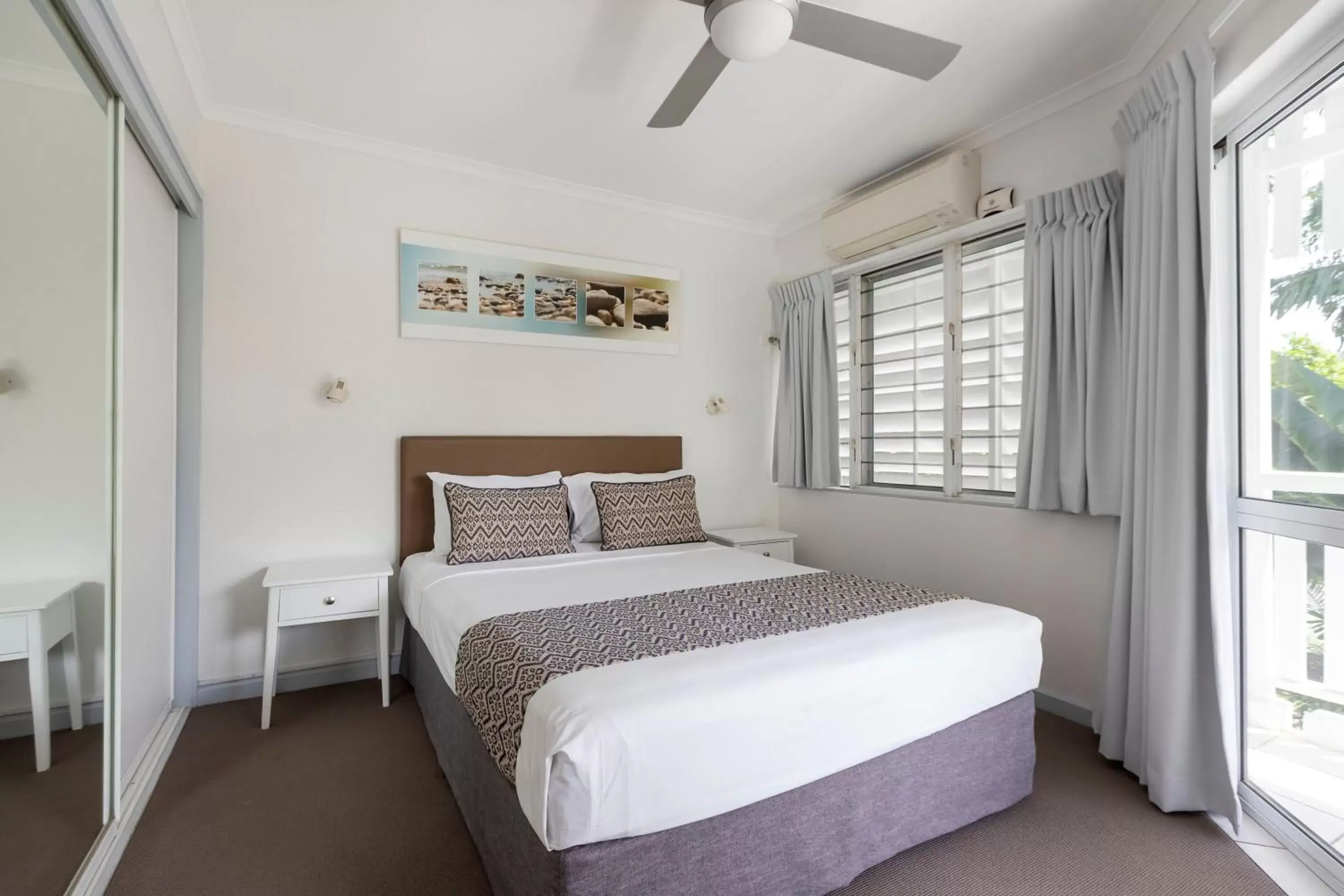 Bed in The White House Port Douglas