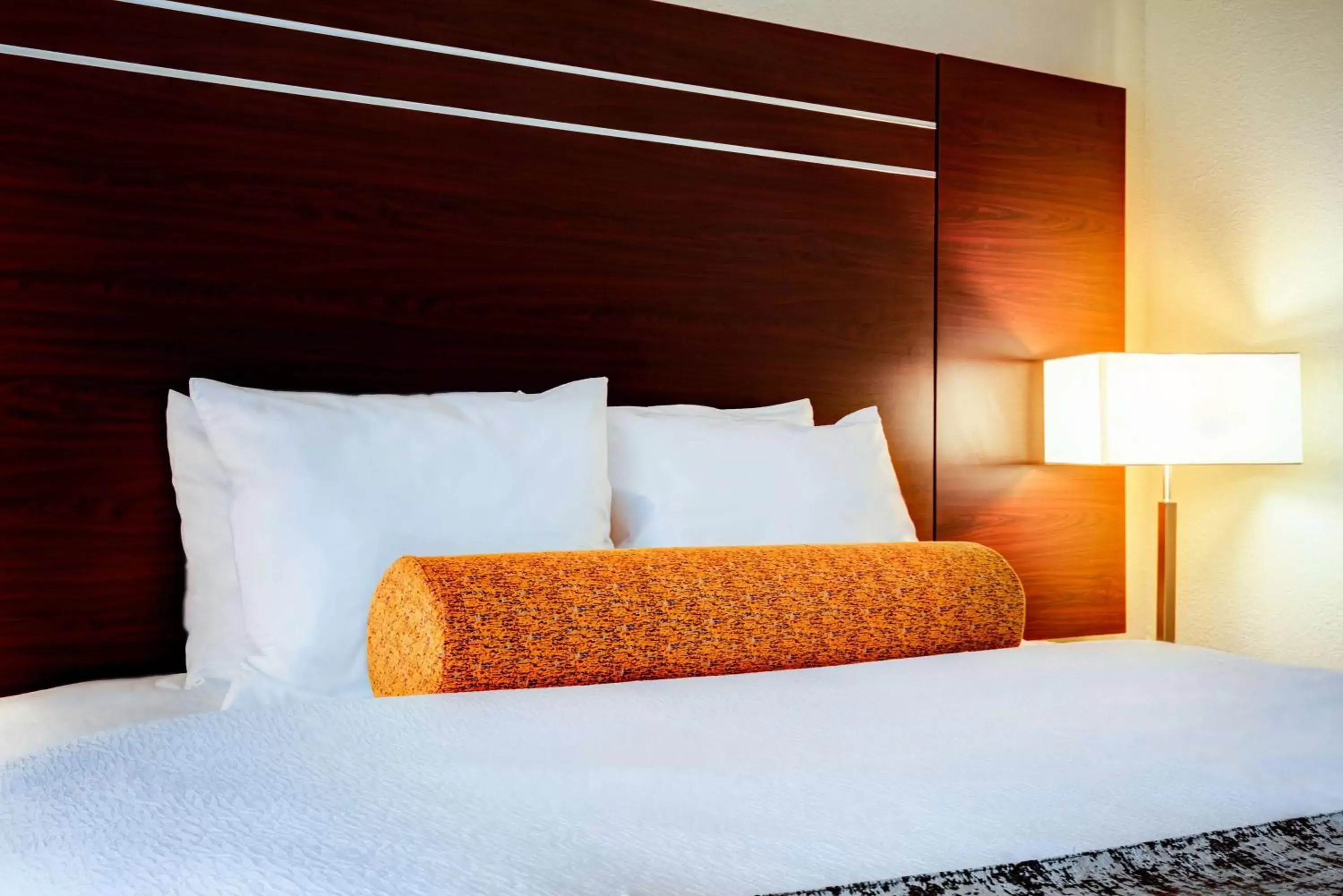 Bed in Radisson Hotel Southfield-Detroit