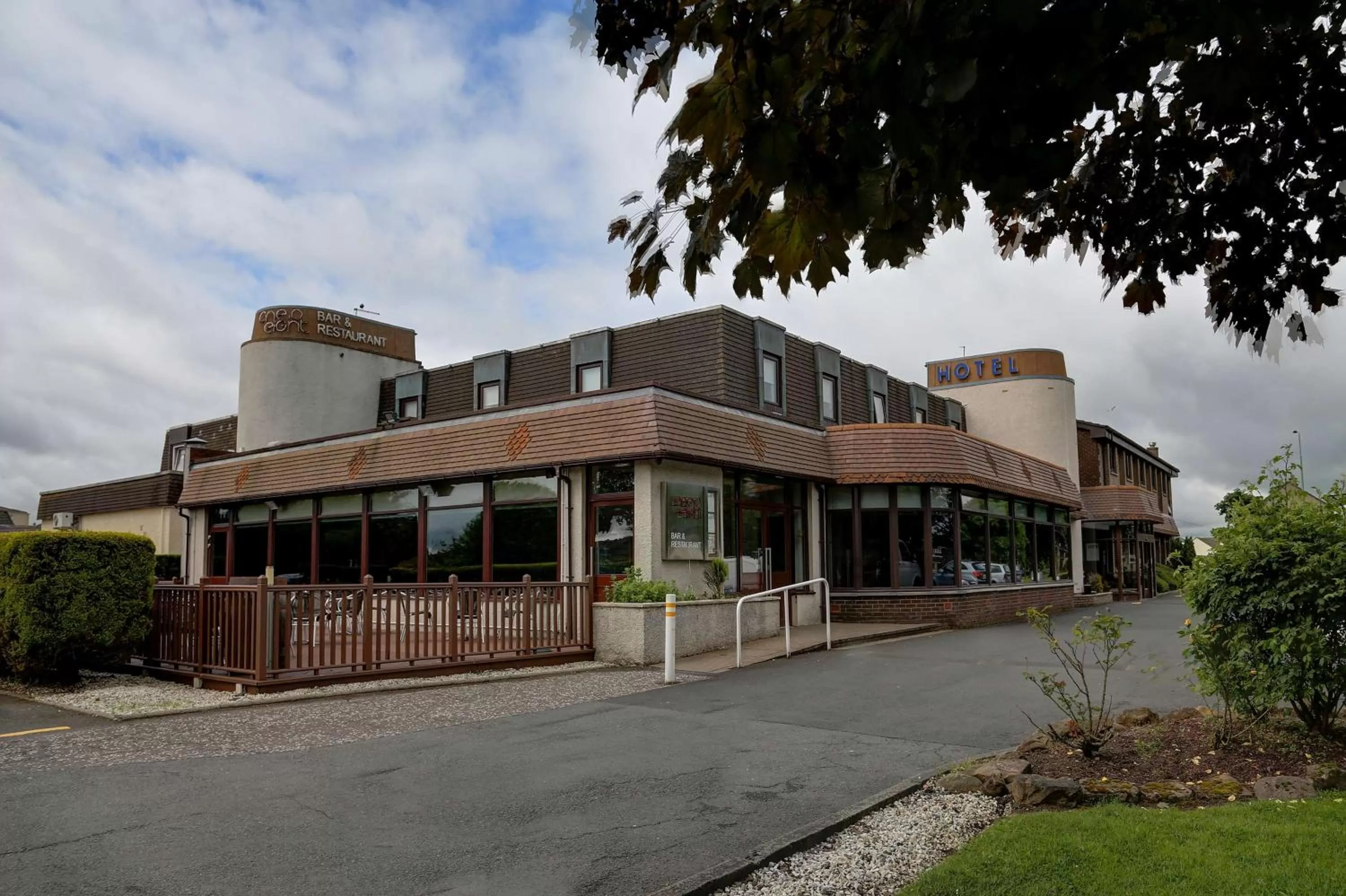 Property building in Best Western The Hilcroft Hotel West Lothian