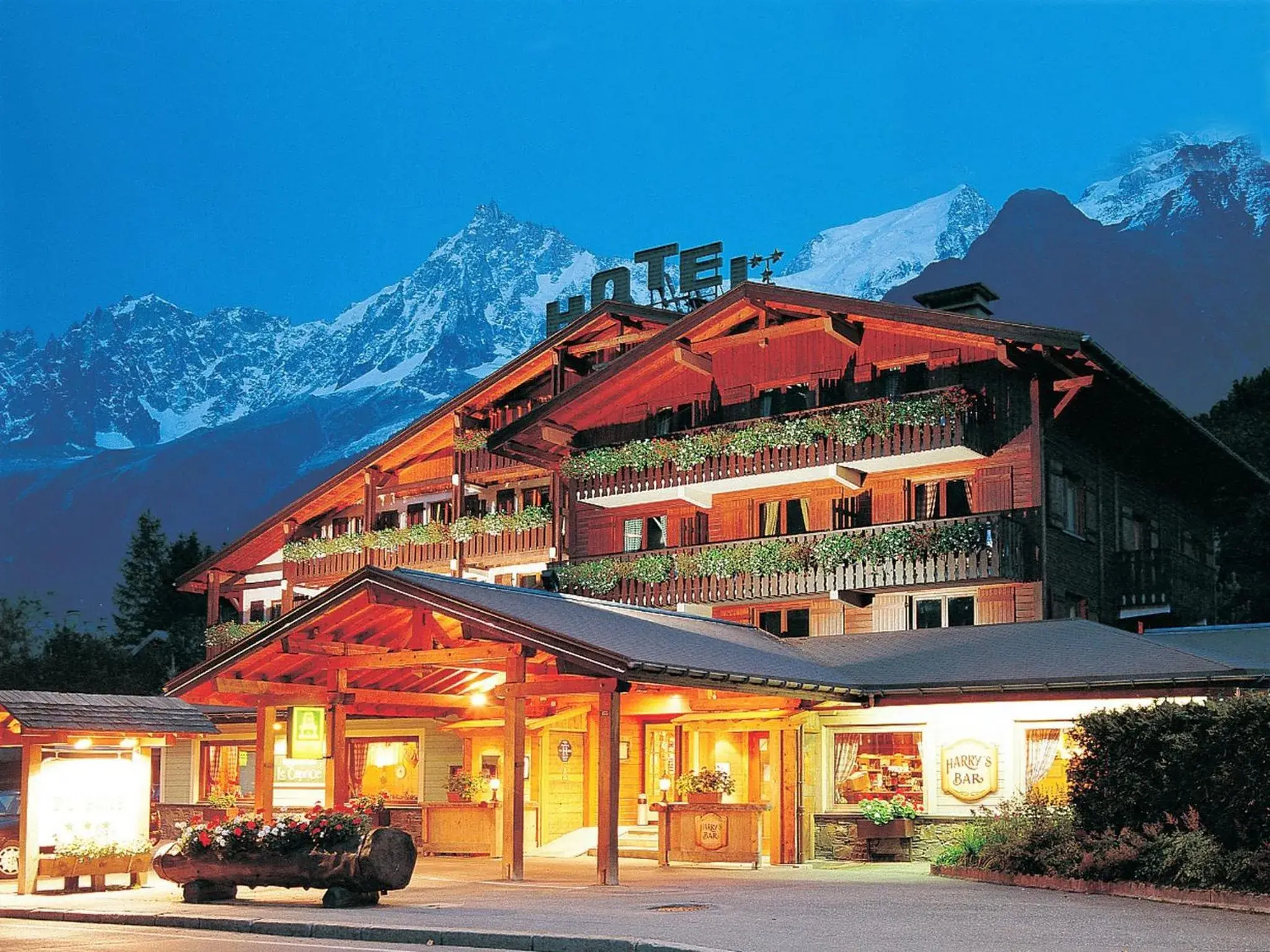 Facade/entrance, Property Building in Chalet Hôtel du Bois